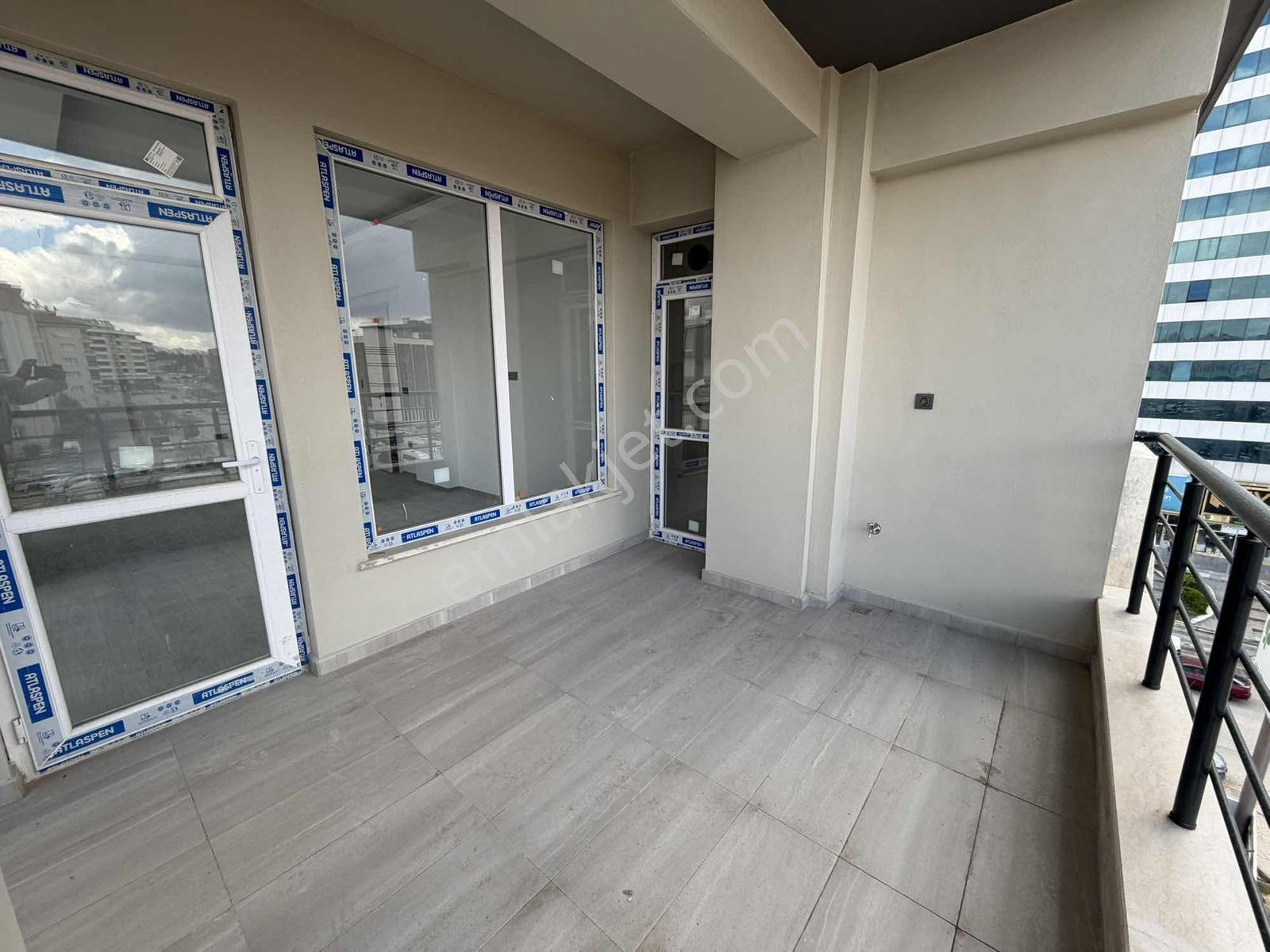 Z Group'dan Yeni Valilik Binası Karşısı 2+1 Sıfır Daire - Görsel 18