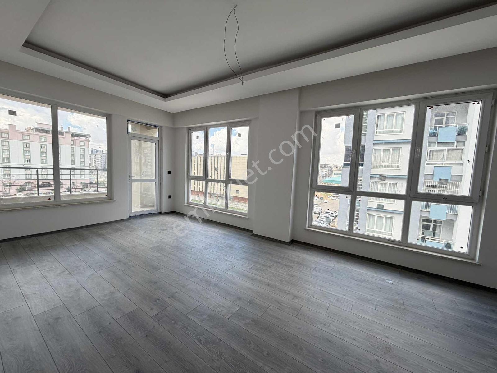 Z Group'dan Yeni Valilik Binası Karşısı 2+1 Sıfır Daire - Görsel 2