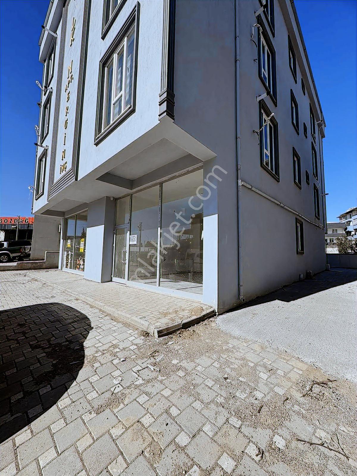 Piazza Civarı Sıfır Binada Kiralık Dükkan | Yüksek Tabela Değeri - Görsel 10