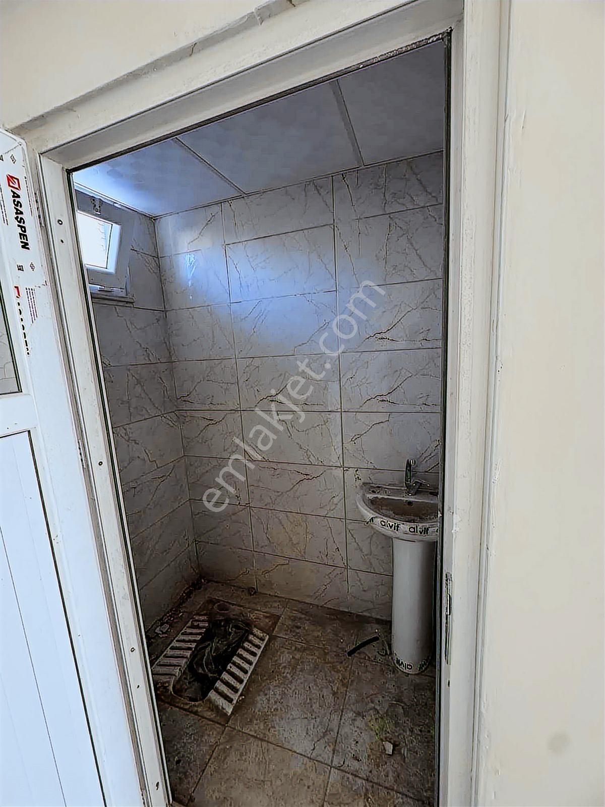 Piazza Civarı Sıfır Binada Kiralık Dükkan | Yüksek Tabela Değeri - Görsel 8