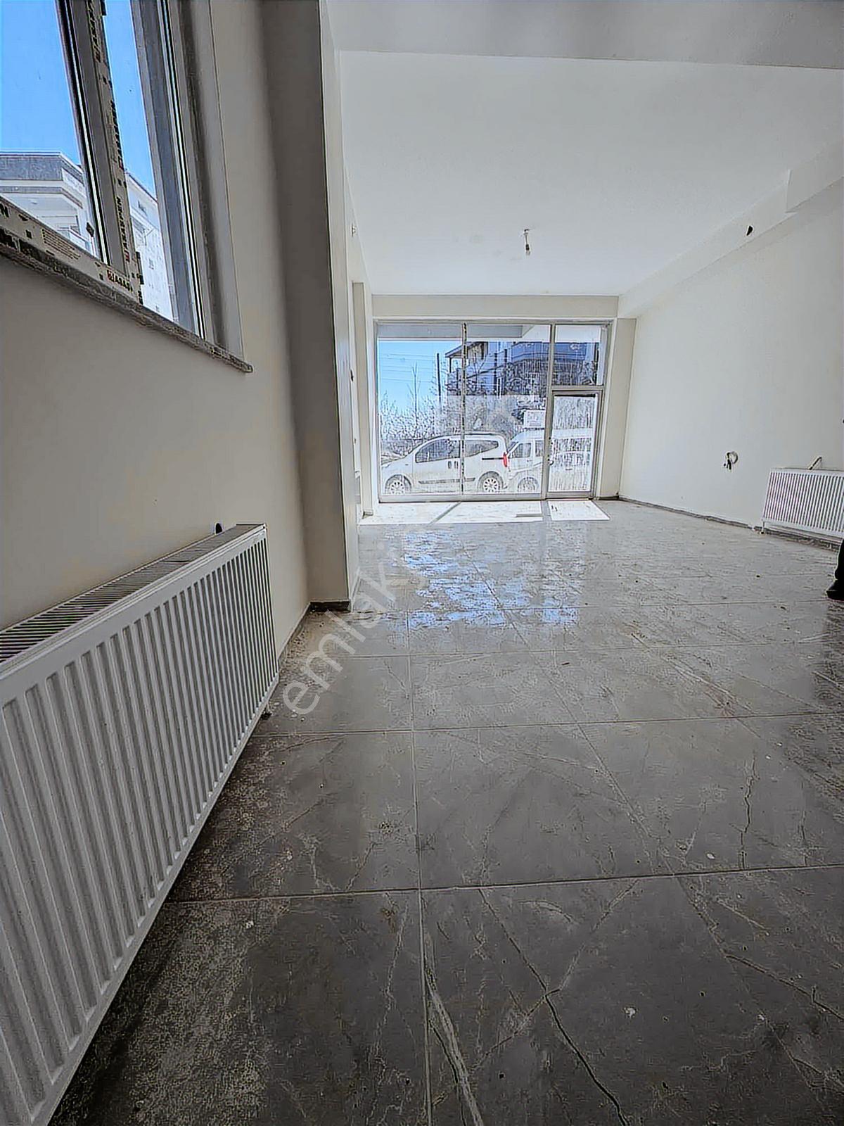 Piazza Civarı Sıfır Binada Kiralık Dükkan | Yüksek Tabela Değeri - Görsel 4