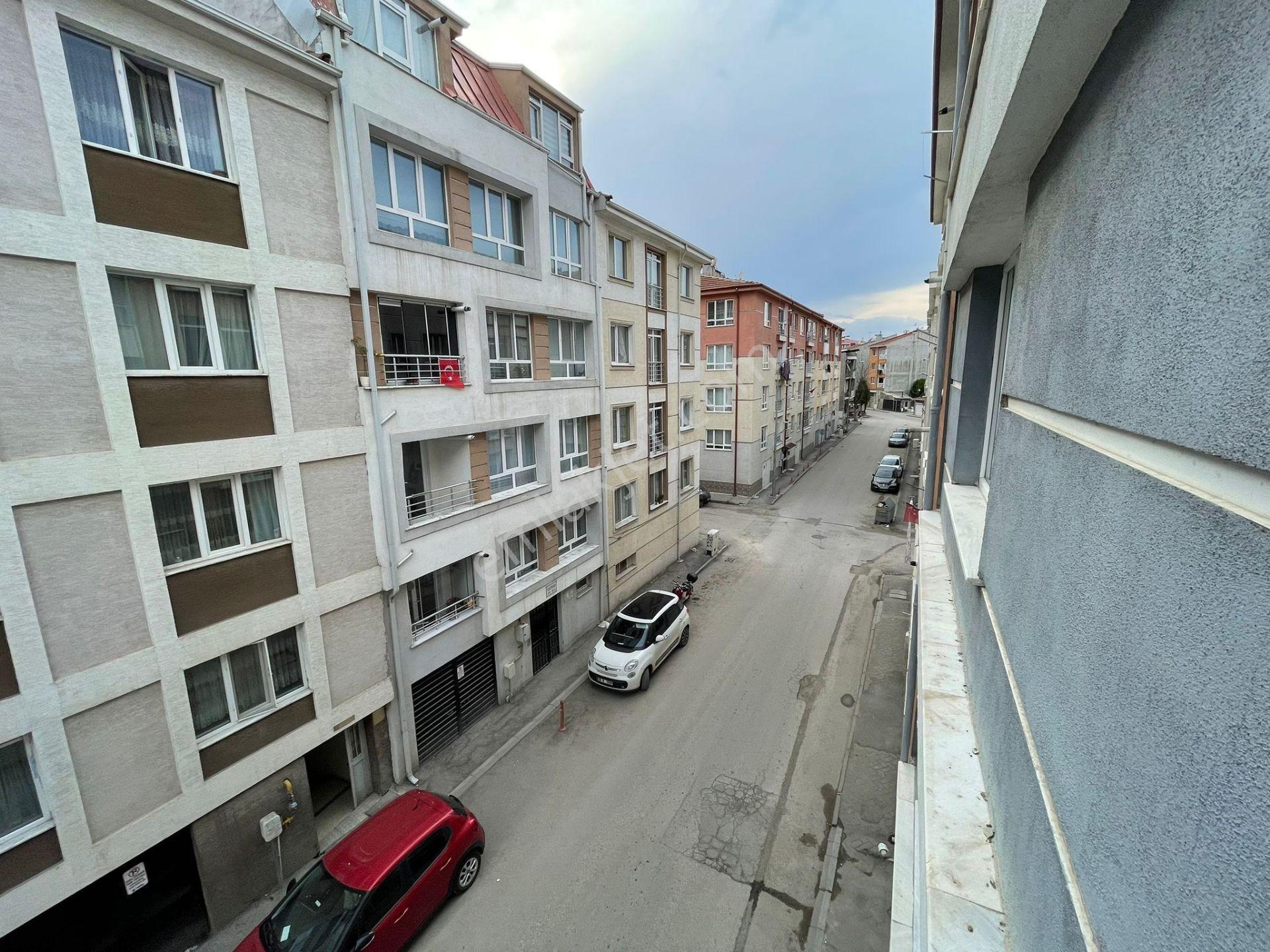 Merkezi Konumda Ara Kat Güney Cephe Kombili 2+1 Temiz Daire - Görsel 11