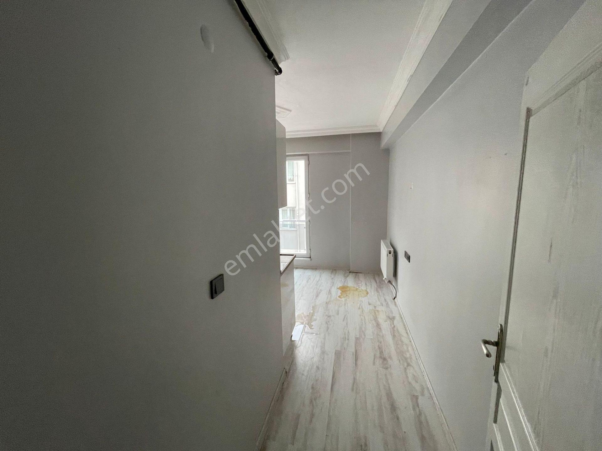 Merkezi Konumda Ara Kat Güney Cephe Kombili 2+1 Temiz Daire - Görsel 8