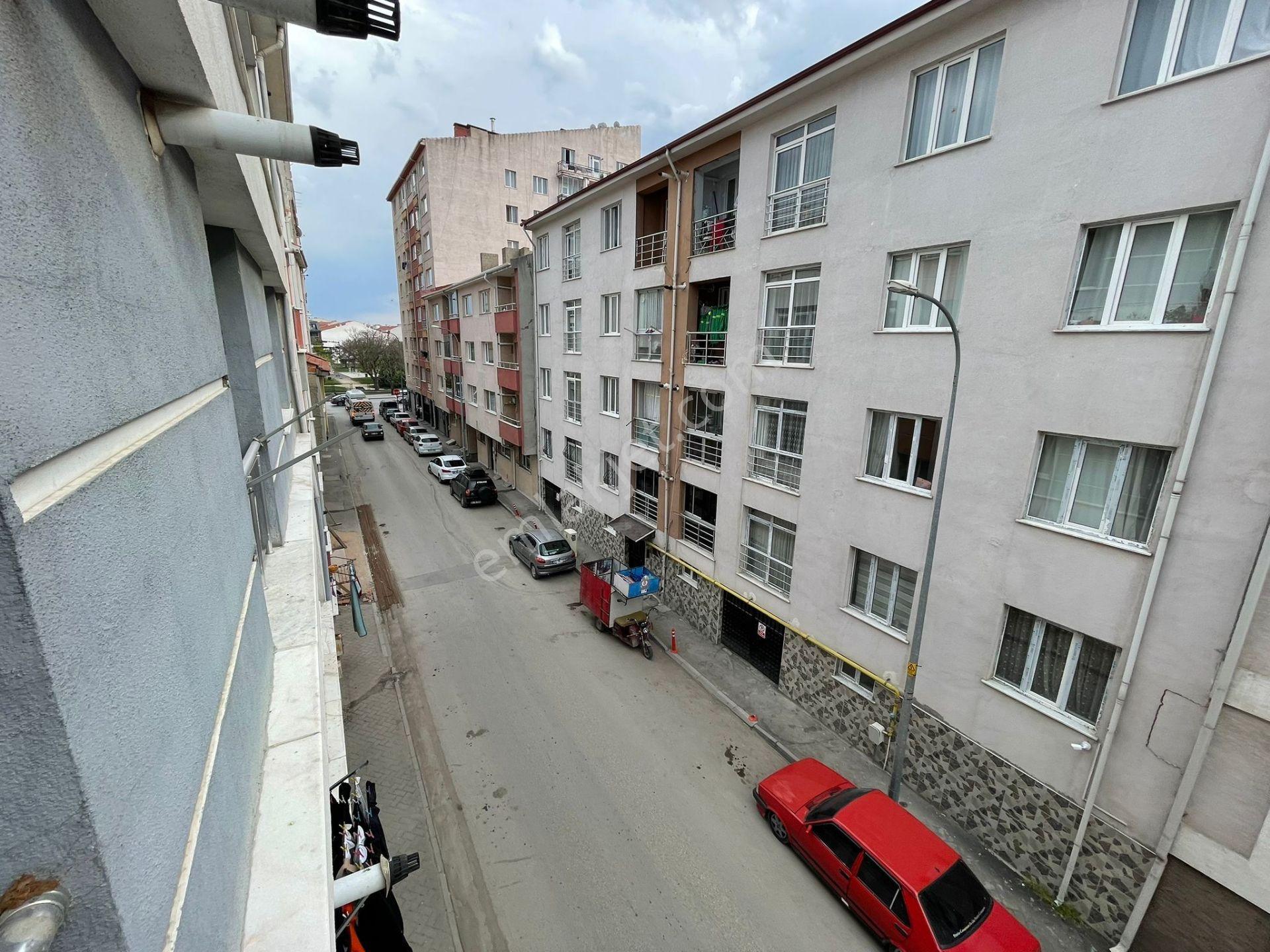 Merkezi Konumda Ara Kat Güney Cephe Kombili 2+1 Temiz Daire - Görsel 12
