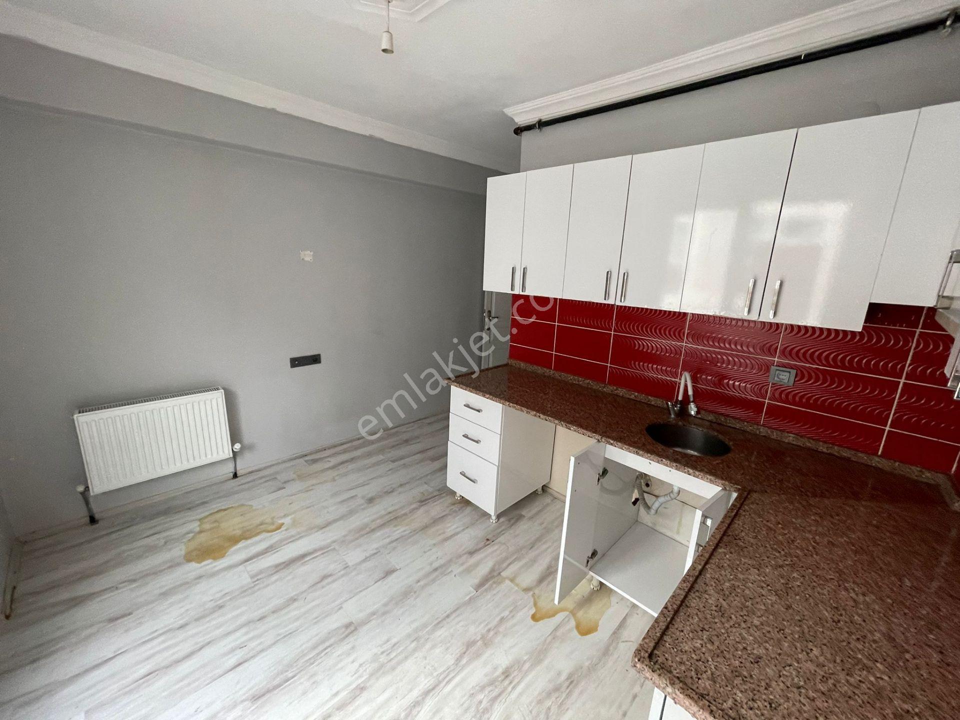 Merkezi Konumda Ara Kat Güney Cephe Kombili 2+1 Temiz Daire - Görsel 10