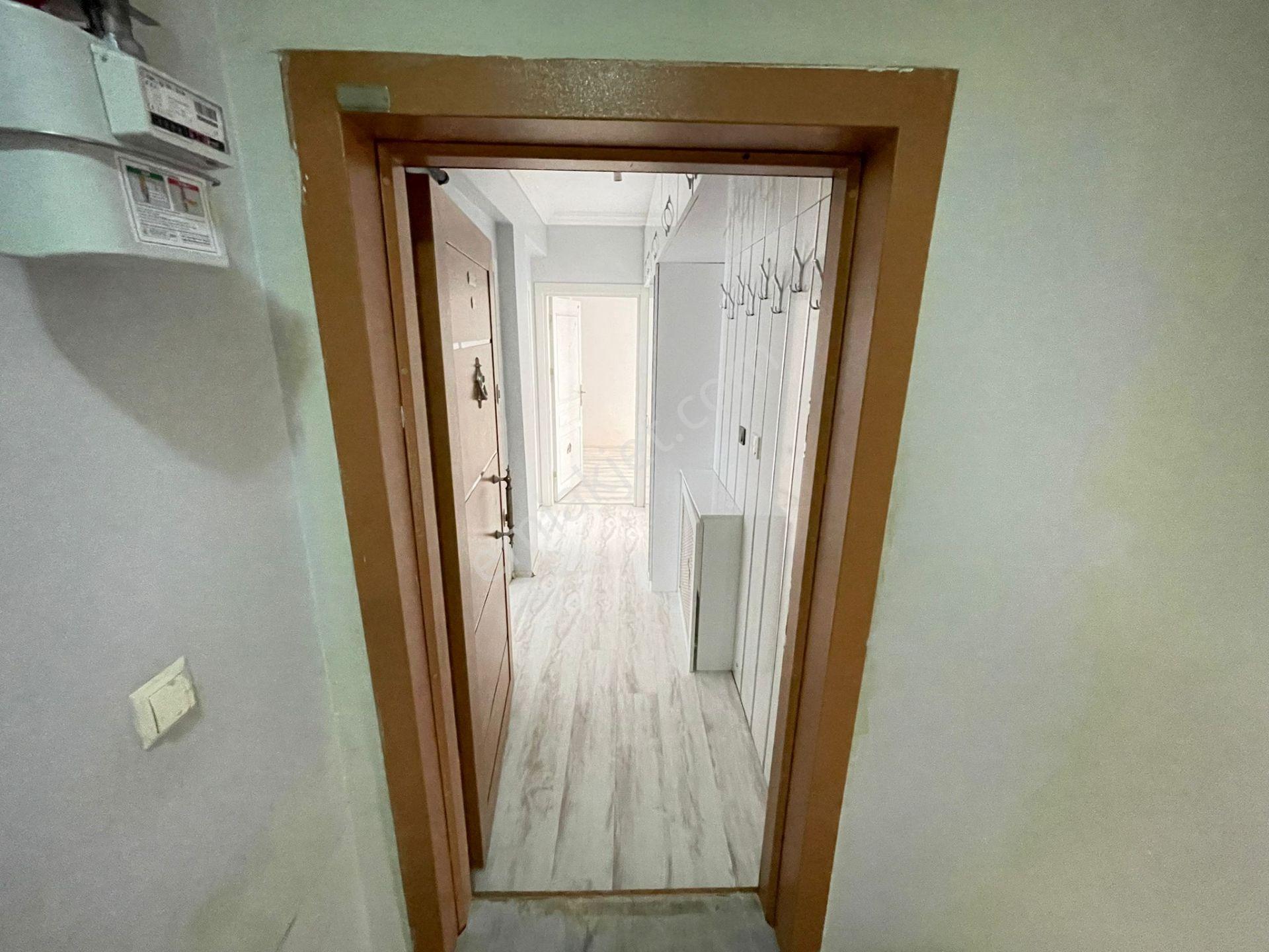 Merkezi Konumda Ara Kat Güney Cephe Kombili 2+1 Temiz Daire - Görsel 3
