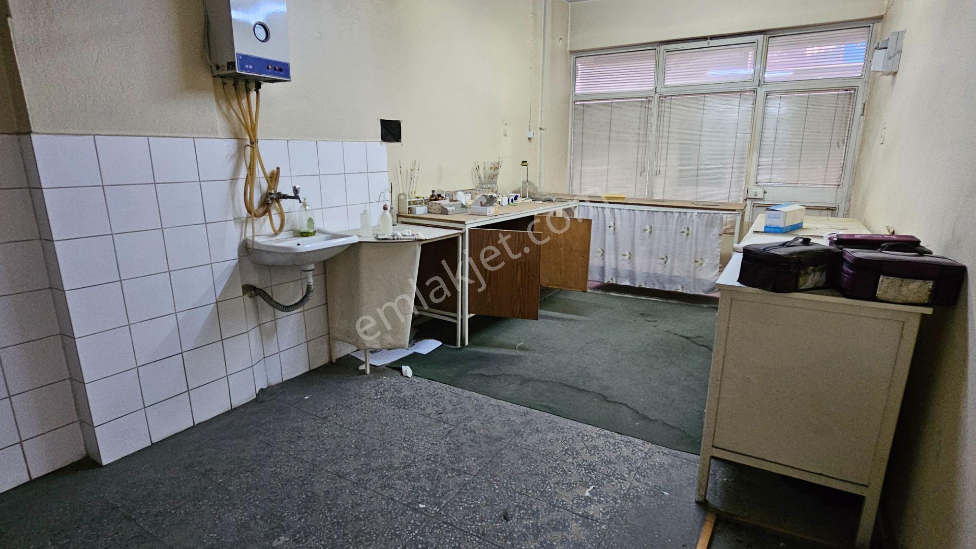 Göçmen Gayrimenkul'den Altıntaş Mah.cadde Üzeri Kiralık Dükkan - Görsel 4