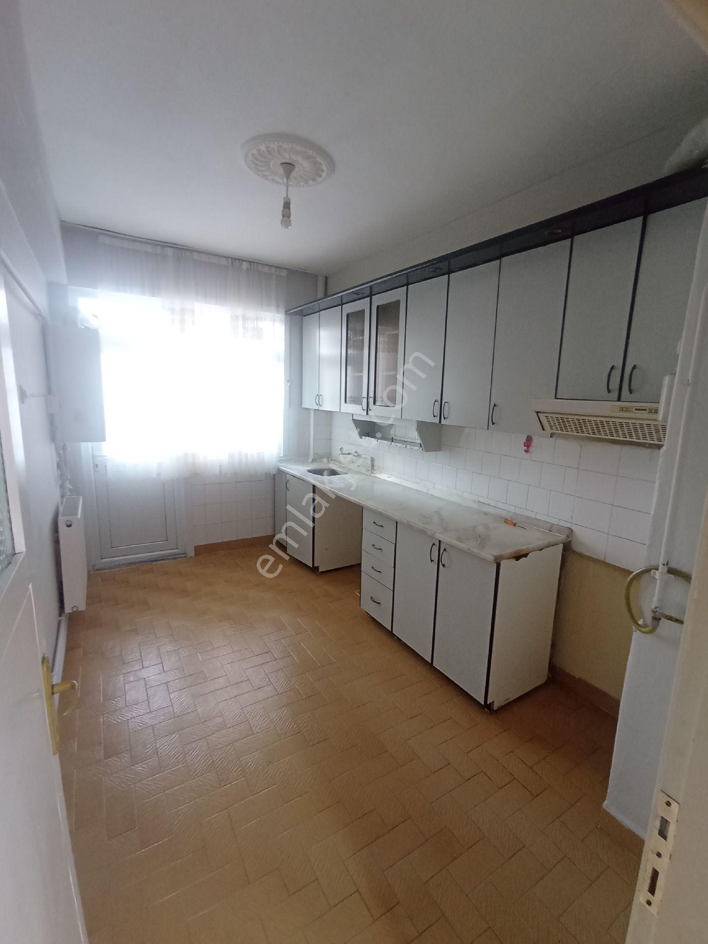 Sivas Yıldız Gayrımenkul'den Abdulvahabi Gazi Caddesinde 2+1 Masrafsız Kiralık Daire - Görsel 16