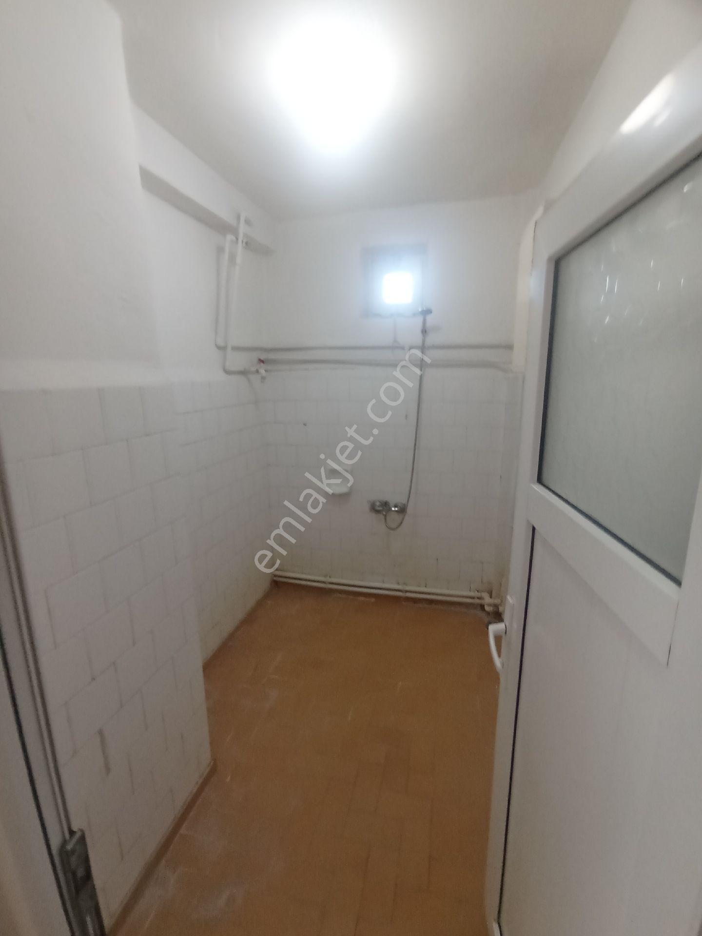 Sivas Yıldız Gayrımenkul'den Abdulvahabi Gazi Caddesinde 2+1 Masrafsız Kiralık Daire - Görsel 14