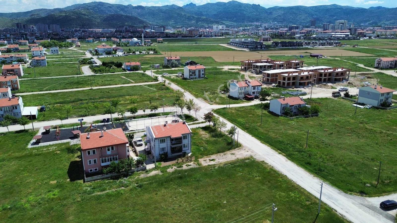 Sağlam Emlaktan Otogar Arkası Ertuğrulgazide Satılık 400lük Arsa - Görsel 4