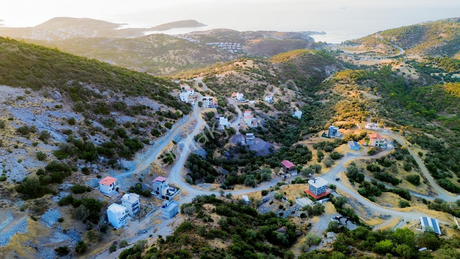 Foça Sazlıca Mevkiinde Satılık Deniz Manzaralı Arsa - Görsel 23