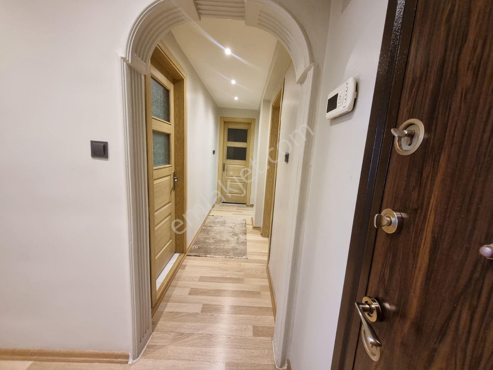 Heykelde Atatürk Cad. Üzerinde Ulucami Manzaralı 3+1 Daire - Görsel 11