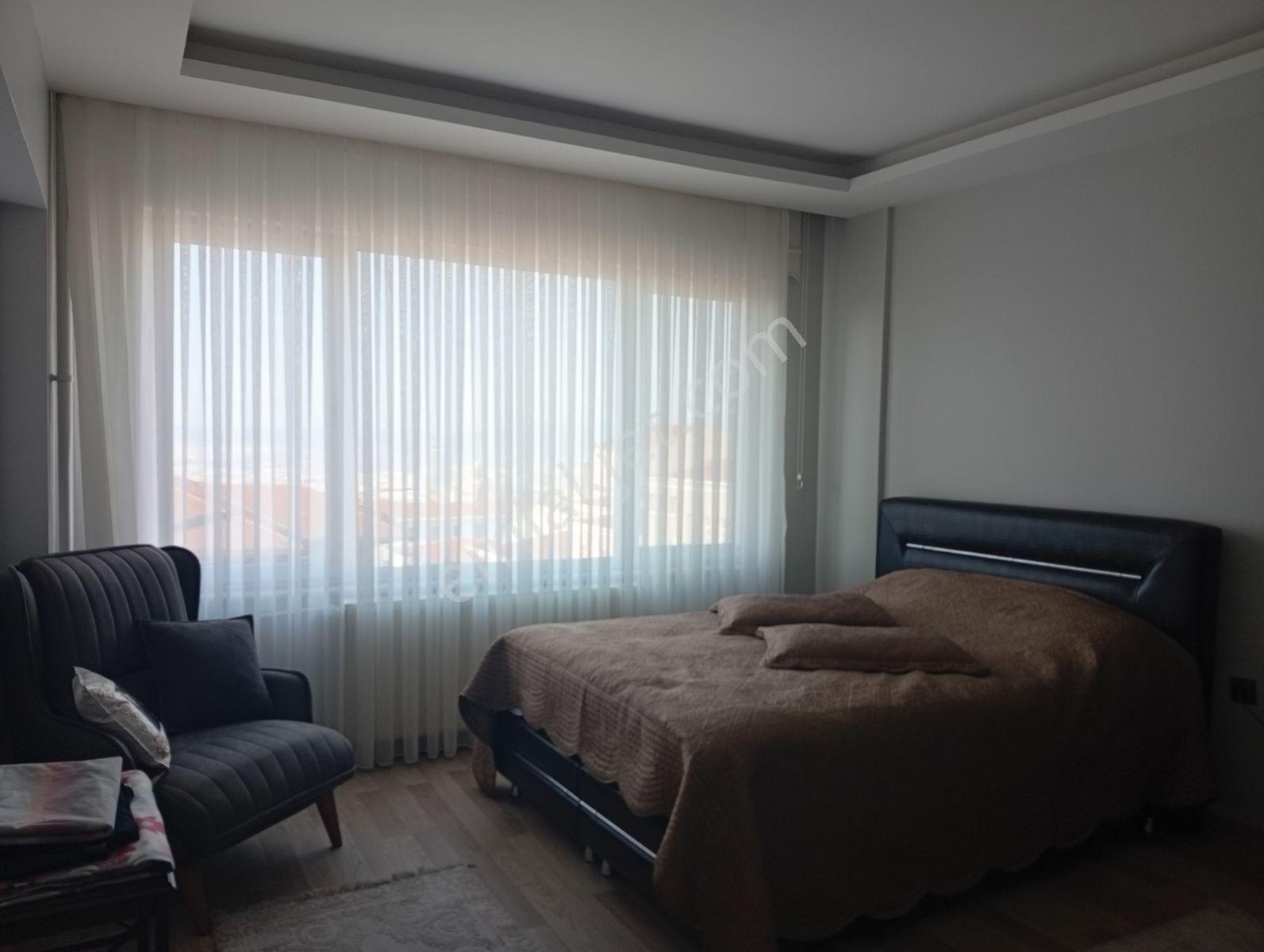 Heykelde Atatürk Cad. Üzerinde Ulucami Manzaralı 3+1 Daire - Görsel 10