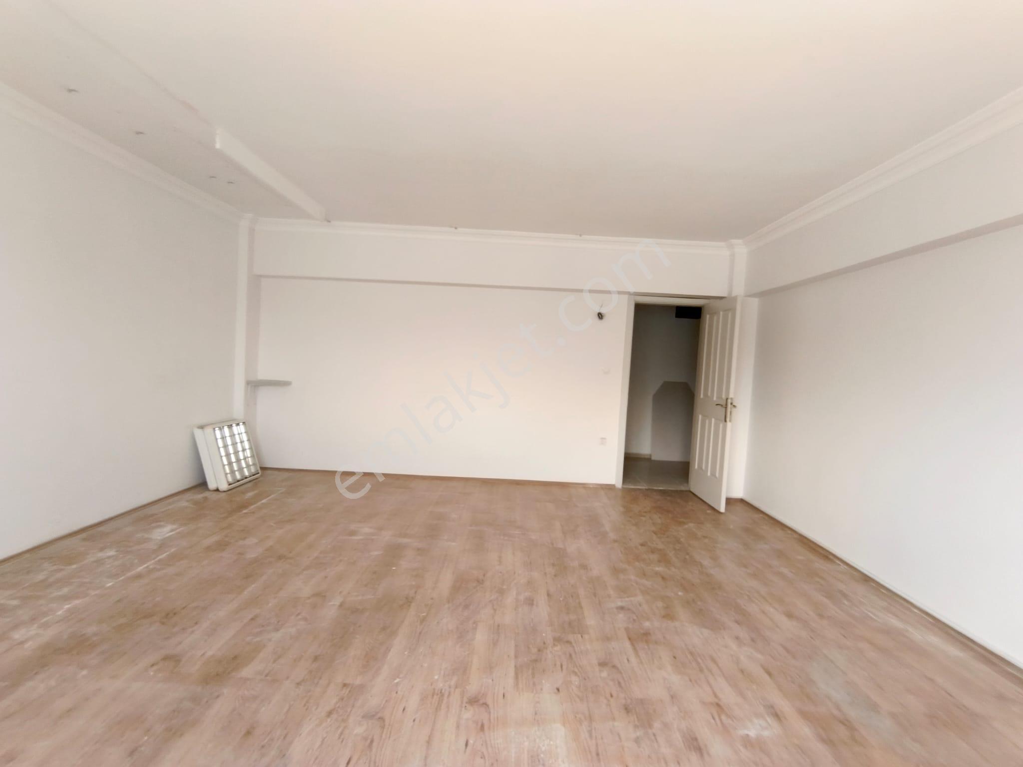 Panayır Mahallesinde Kiralık 680m2 Atölye - Görsel 12