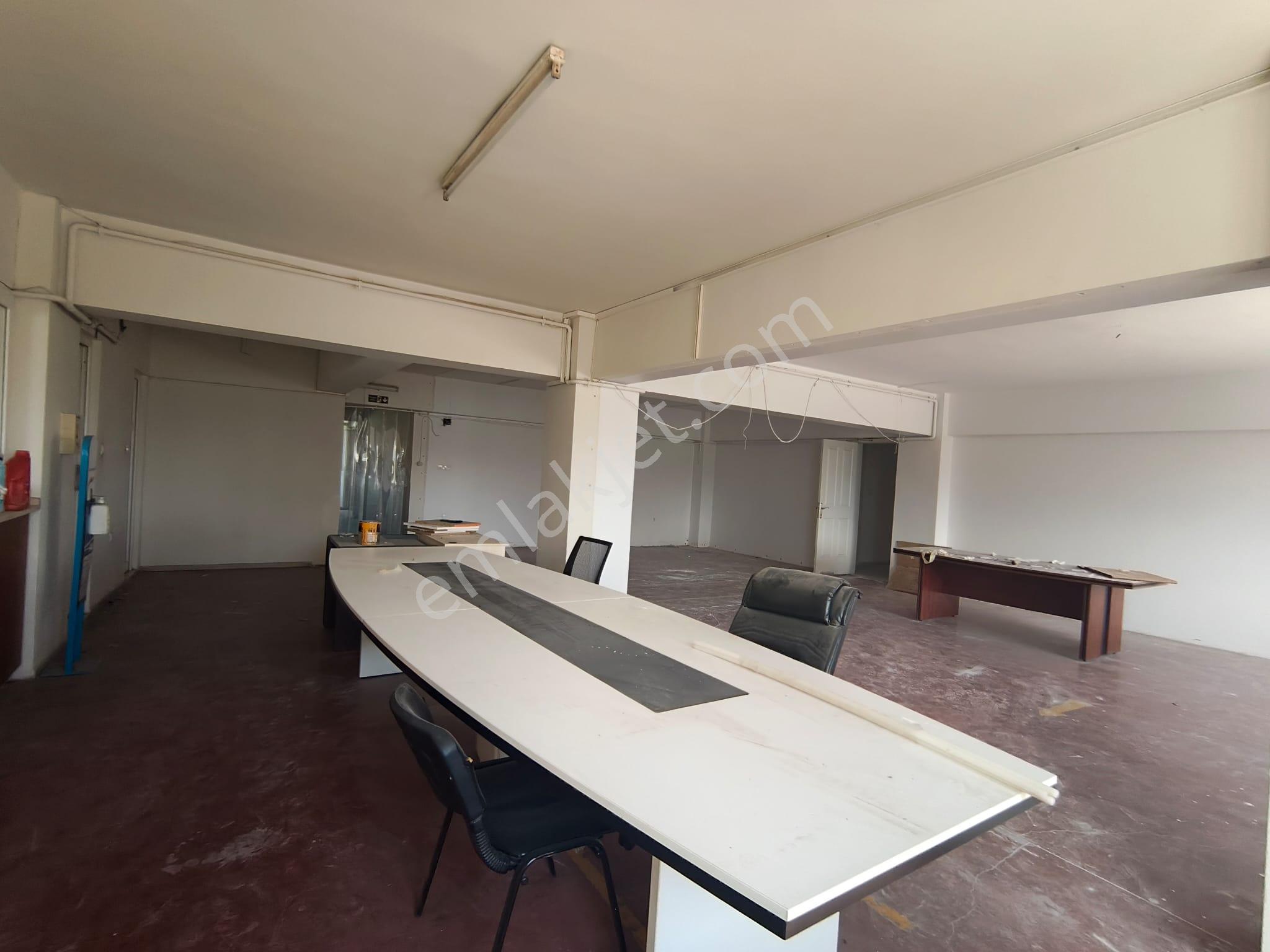 Panayır Mahallesinde Kiralık 680m2 Atölye - Görsel 13