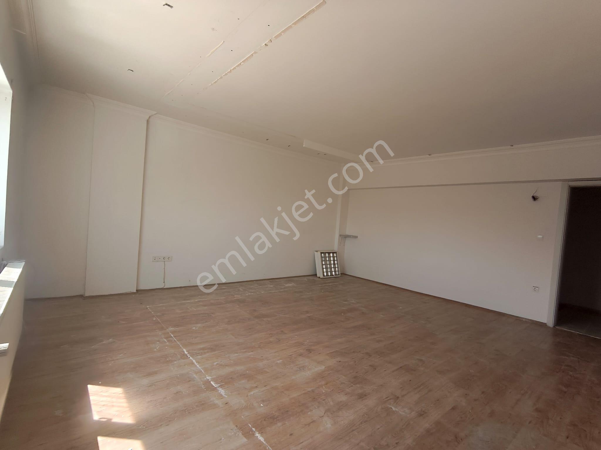 Panayır Mahallesinde Kiralık 680m2 Atölye - Görsel 11