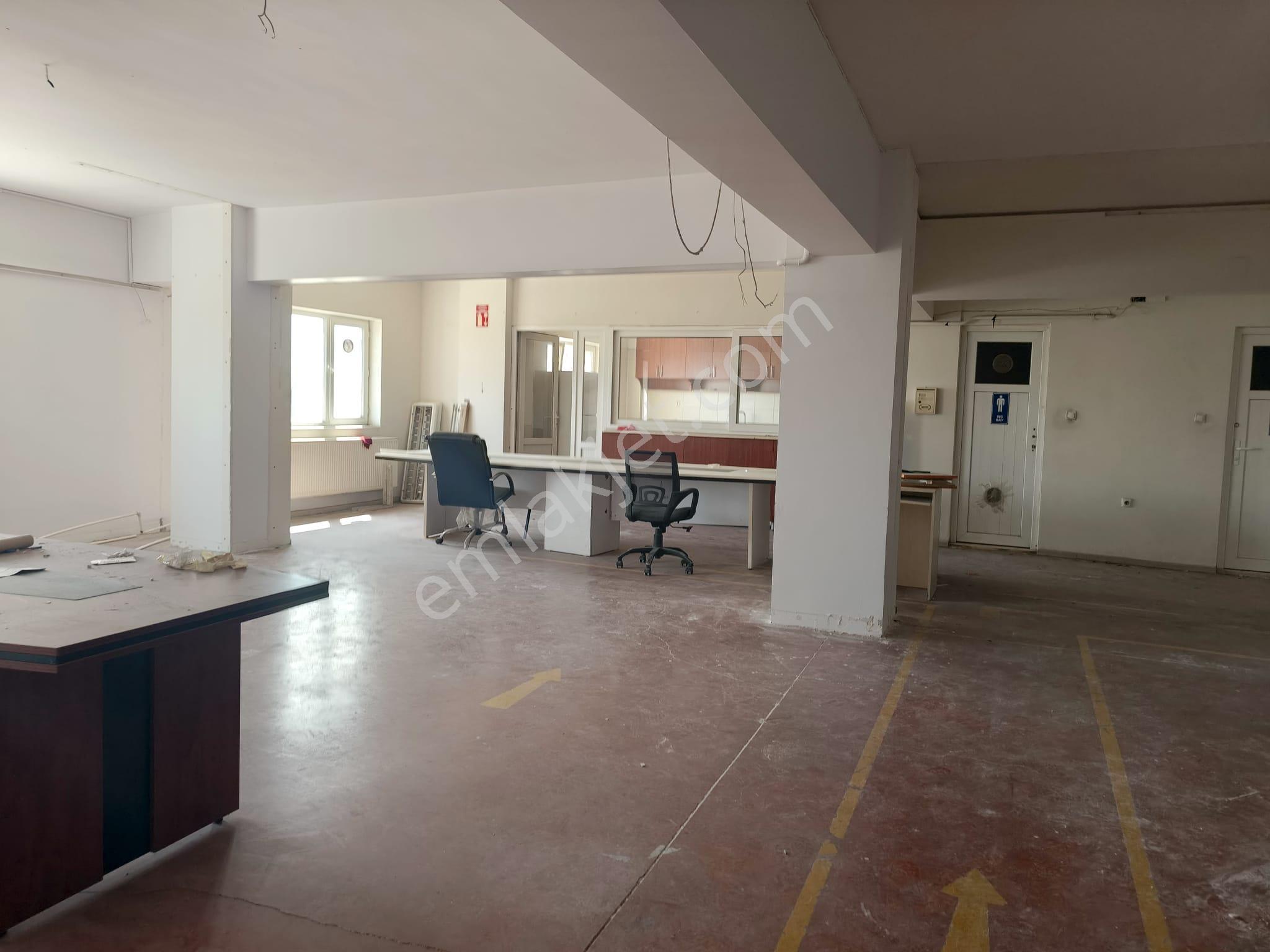 Panayır Mahallesinde Kiralık 680m2 Atölye - Görsel 18