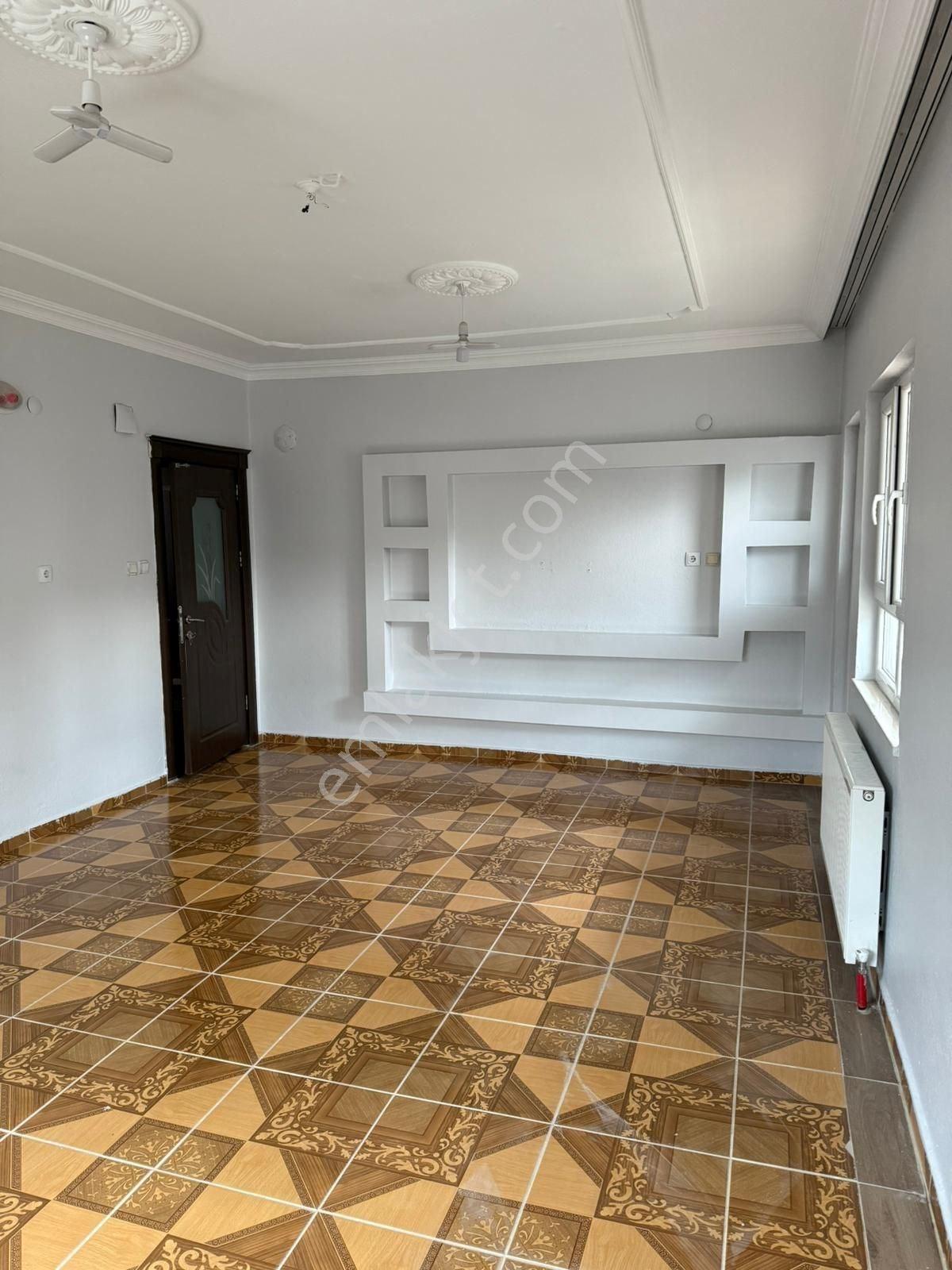 Emlak 72'den Körükte Kiralık 3+1 Daire Giriş Kat 130m² - Görsel 22