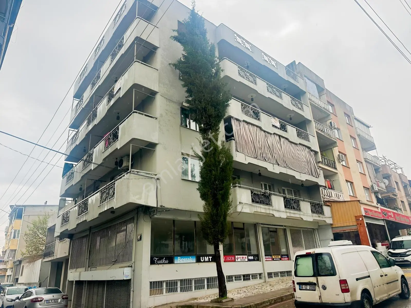 Karabağlar Mevlana Camii Yakını 185 M2 / 3+1 Satılık Daire - Görsel 4