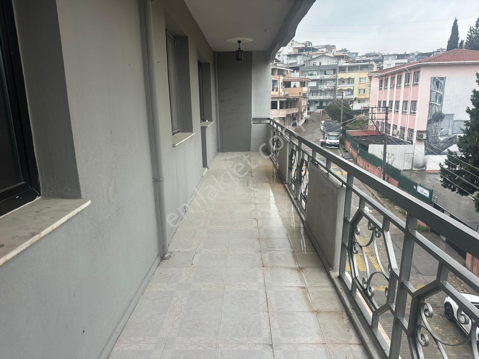 Karabağlar Mevlana Camii Yakını 185 M2 / 3+1 Satılık Daire - Görsel 18