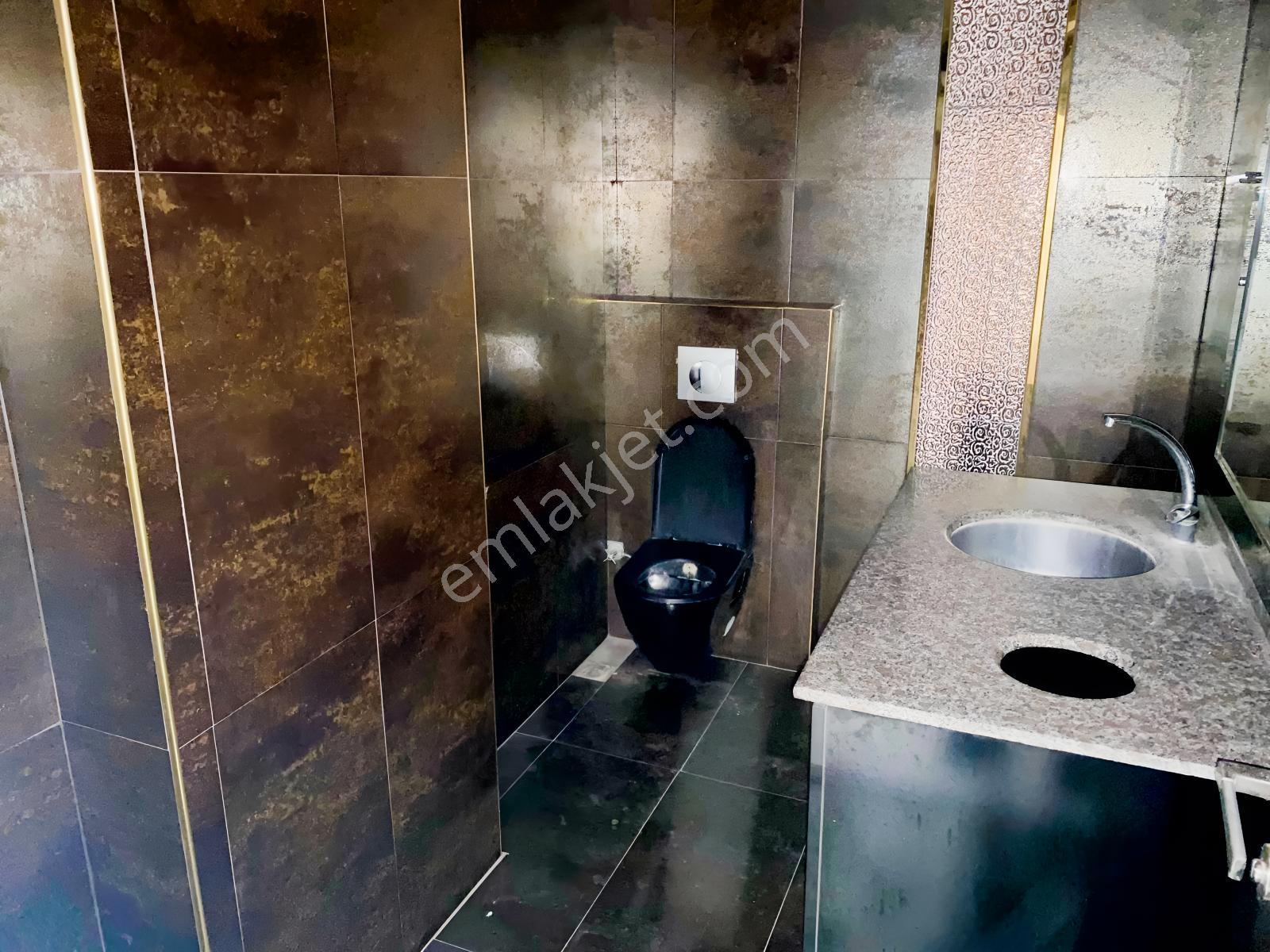 Emre Köse'den Atakum Anayola Cephe Kiralık 2 Katlı 240 M2 İşyeri - Görsel 24