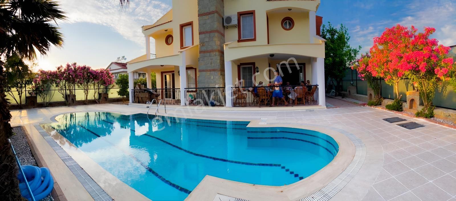 Seydikemer Cumhuriyet Mahallesinde Satılık İkiz Villa - Görsel 22