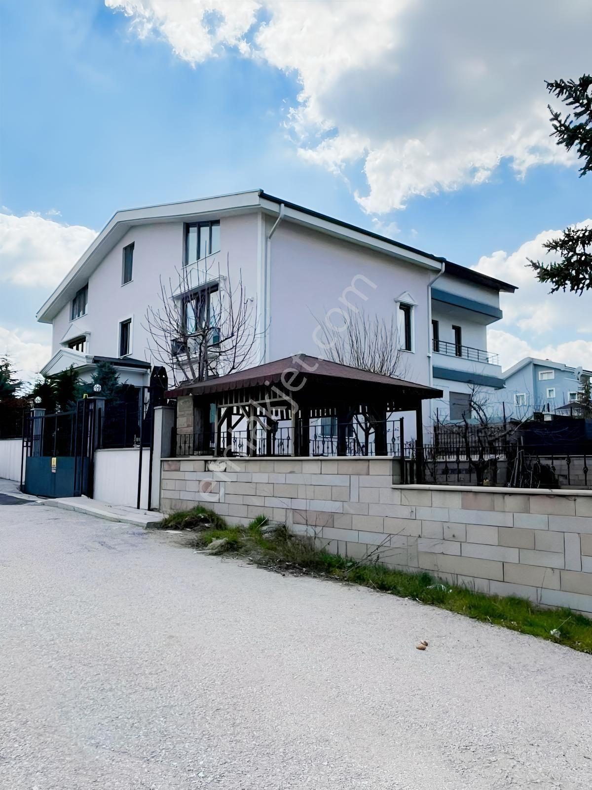 İncek Kızılcaaşar'da En Seçkin Bölgede Satılık 7+1 Villa - Görsel 25