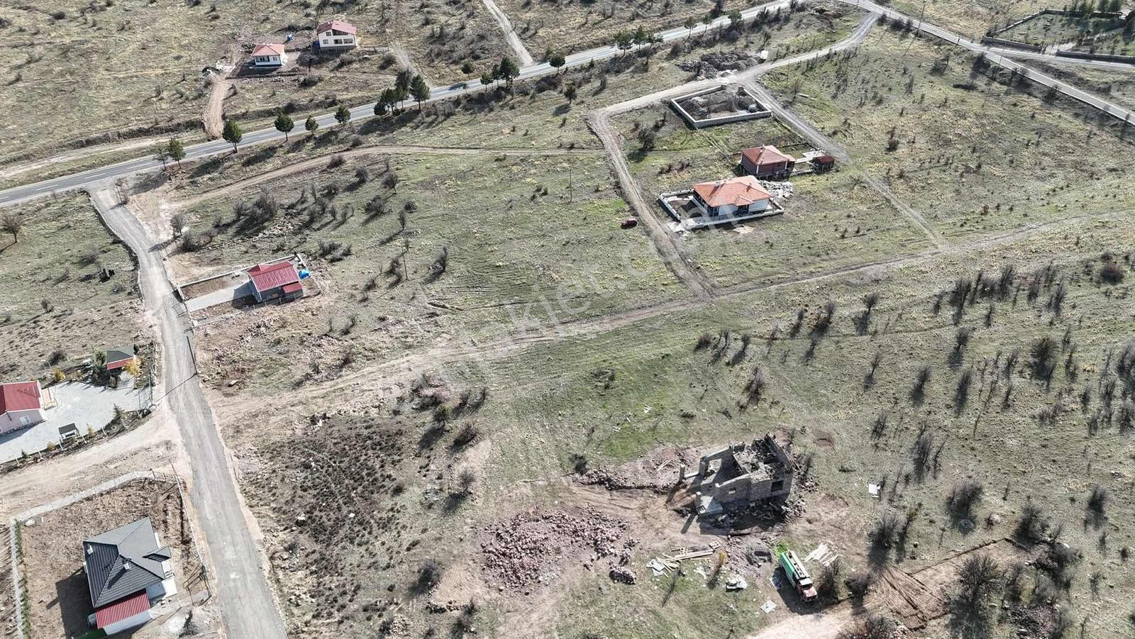 Çamlıdere Beyler'de Taş Duvarı Çekilmiş 600m2 İmarlı Arsa