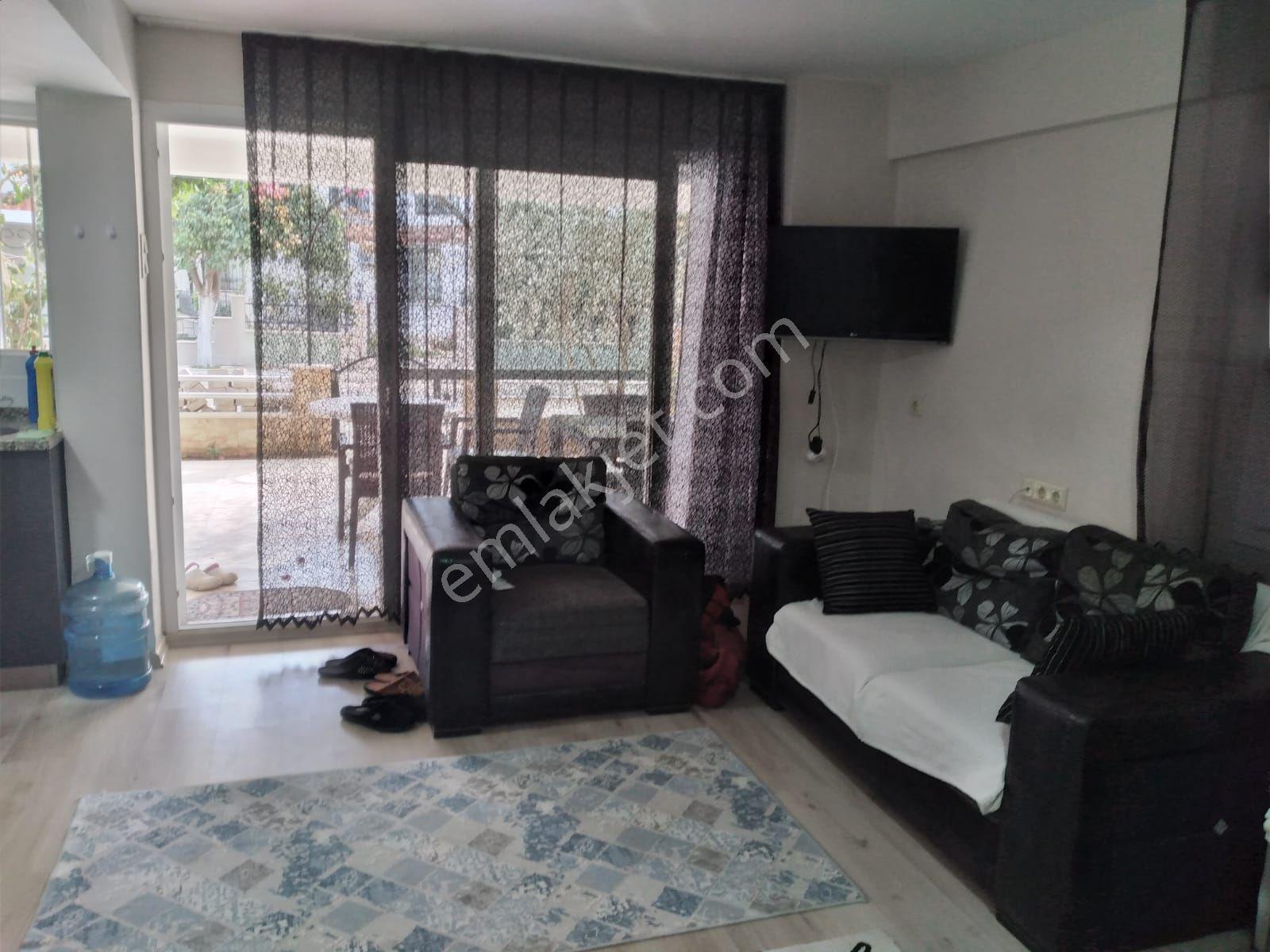 Kuşadası'nda Denize 300 Metre Mesafede 2+1 Kiralık Villa - Görsel 9