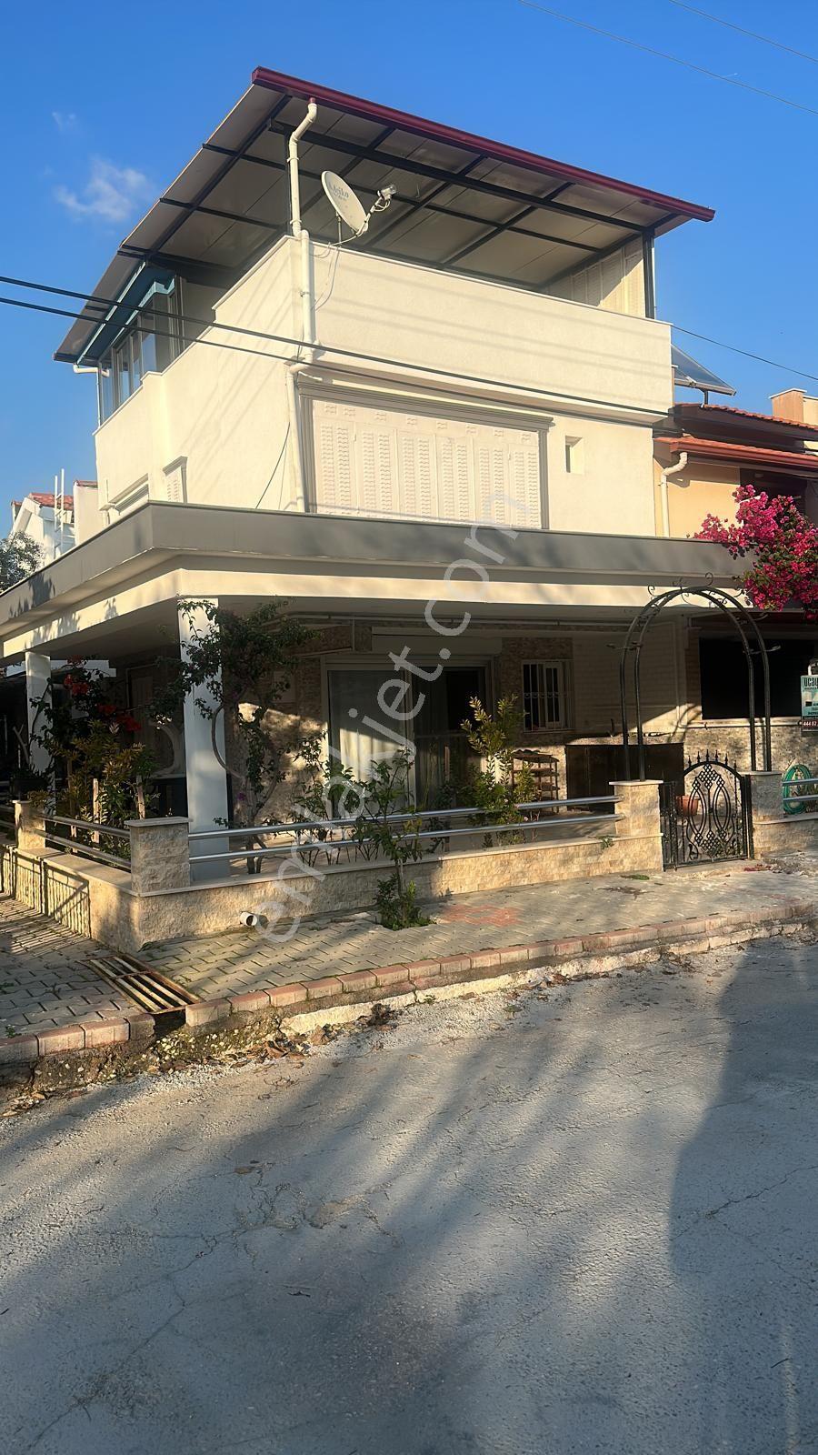 Kuşadası'nda Denize 300 Metre Mesafede 2+1 Kiralık Villa - Görsel 2