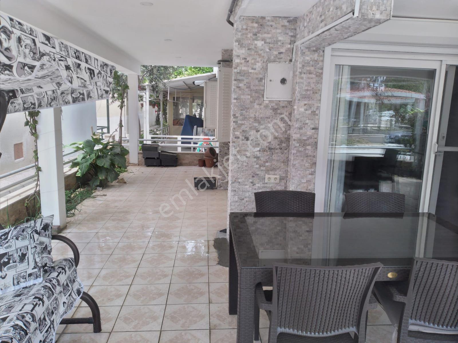 Kuşadası'nda Denize 300 Metre Mesafede 2+1 Kiralık Villa - Görsel 8