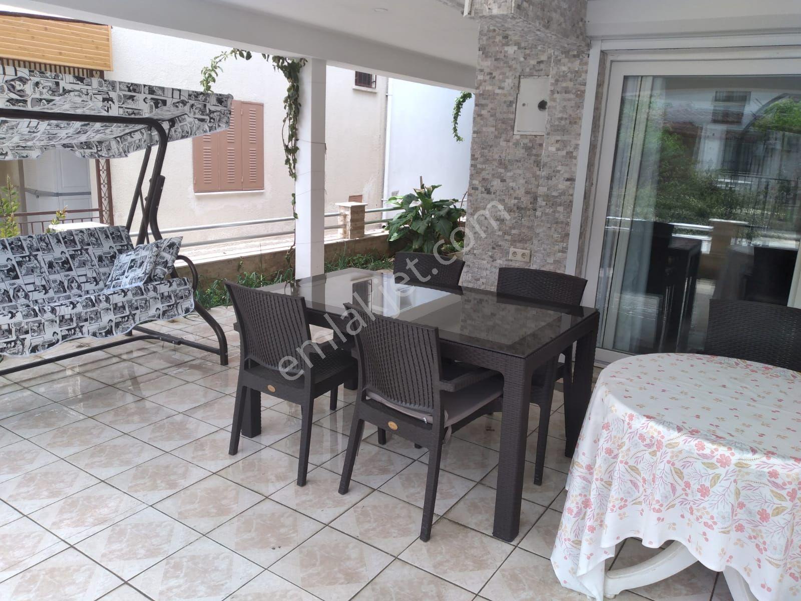 Kuşadası'nda Denize 300 Metre Mesafede 2+1 Kiralık Villa - Görsel 7