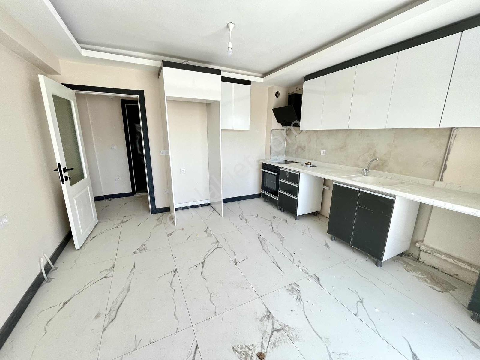 Avantaj'dan Yenibayındır'da Cadde Dibi Site İçerisinde 3+1 Daire - Görsel 3