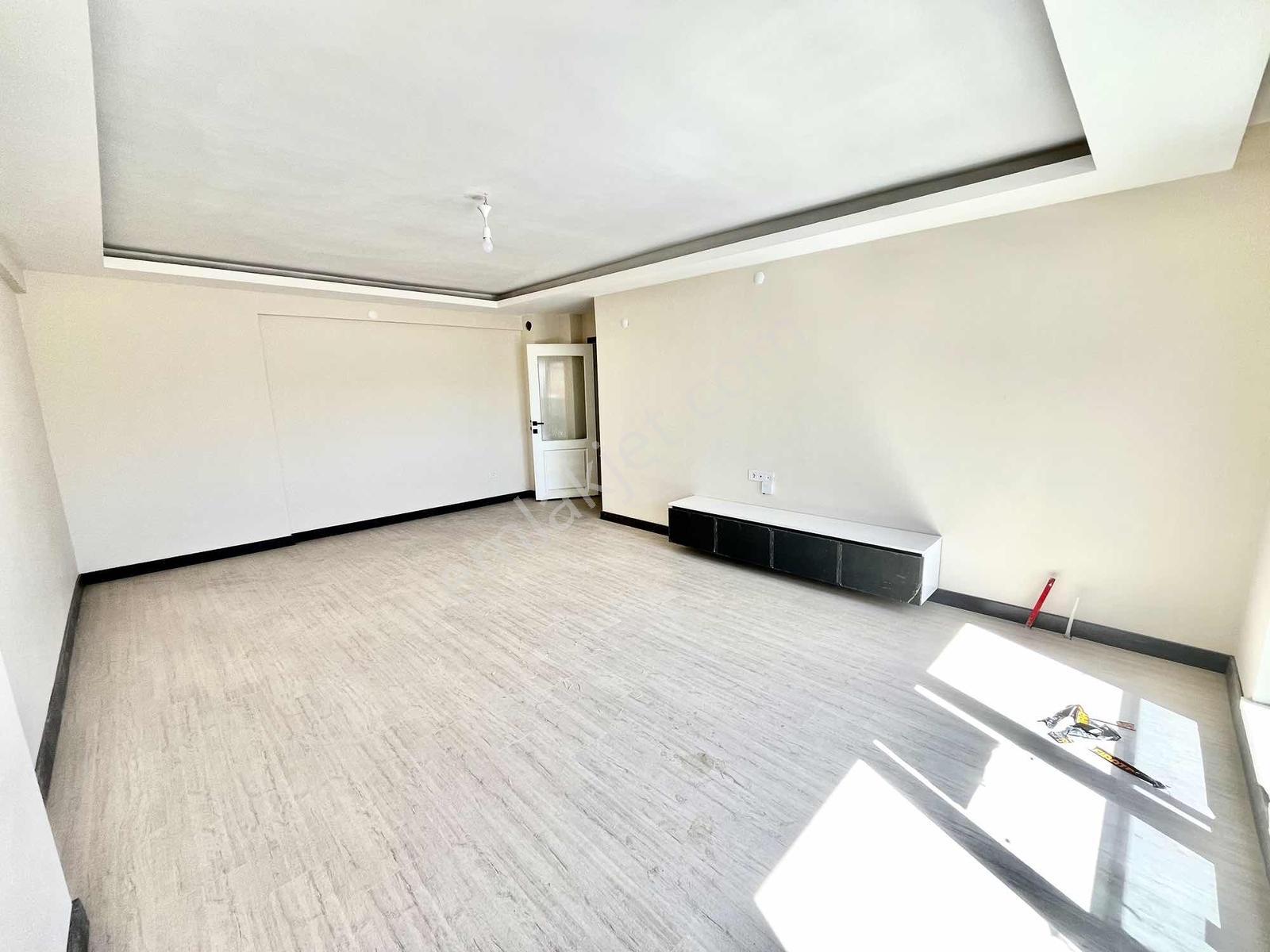 Avantaj'dan Yenibayındır'da Cadde Dibi Site İçerisinde 3+1 Daire - Görsel 12