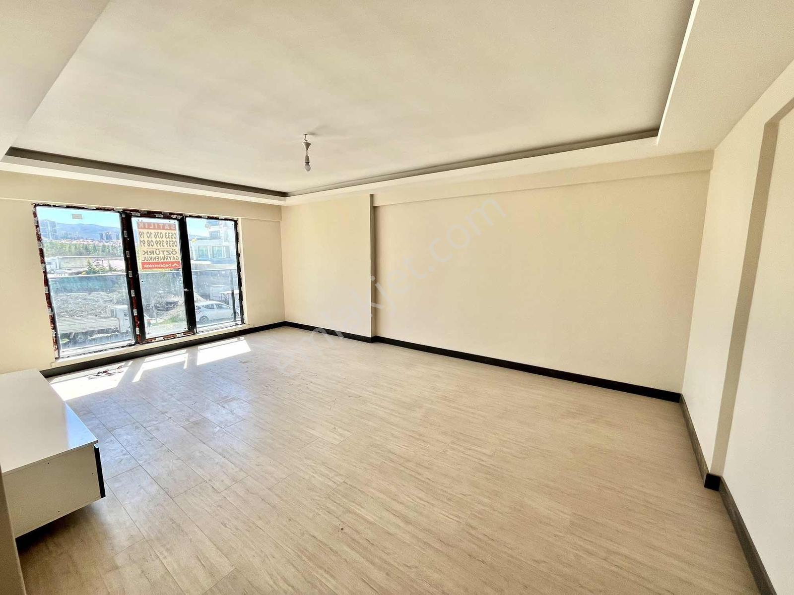 Avantaj'dan Yenibayındır'da Cadde Dibi Site İçerisinde 3+1 Daire