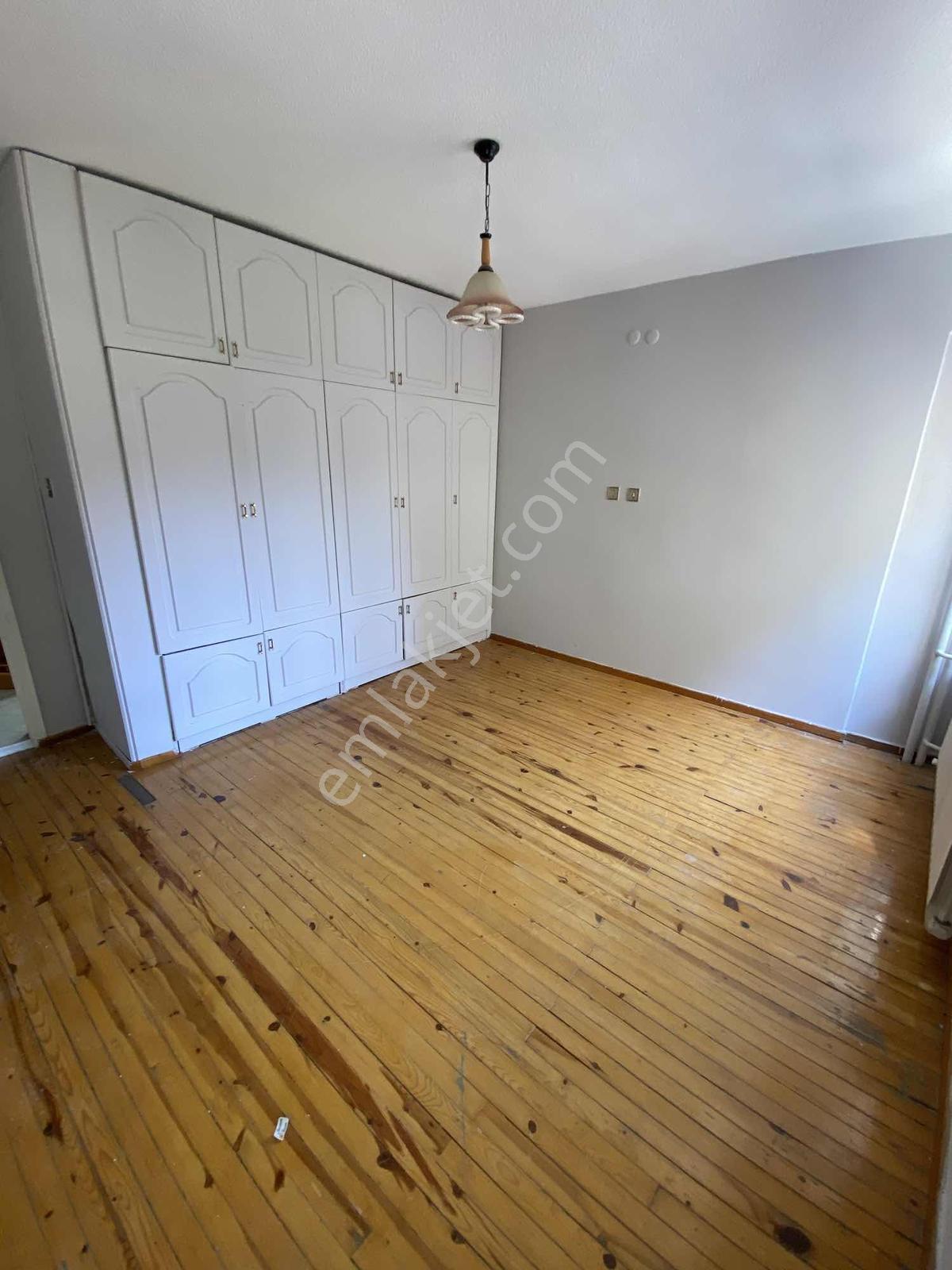 Uysal Emlak'tan İstiklal Caddesi Üzeri 120m2 2+1 1.kat Daire - Görsel 13
