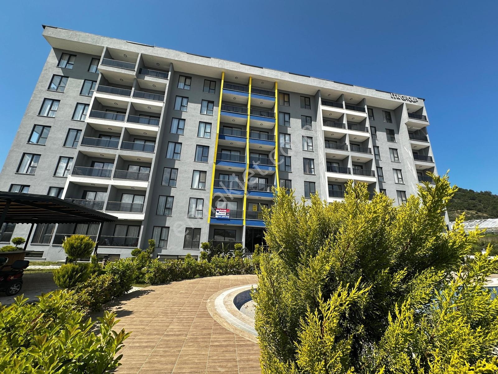 Familypark'ta Beyaz Eşyalı Havuz Manzaralı 1+1 Daire - Görsel 34