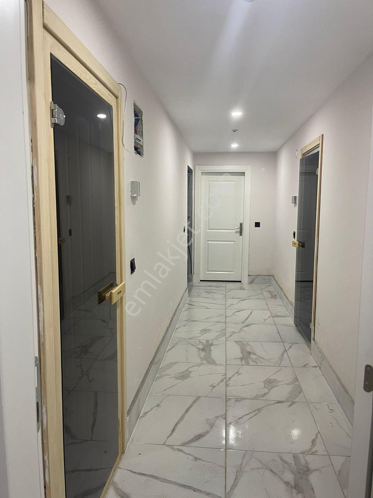 Familypark'ta Beyaz Eşyalı Havuz Manzaralı 1+1 Daire - Görsel 27