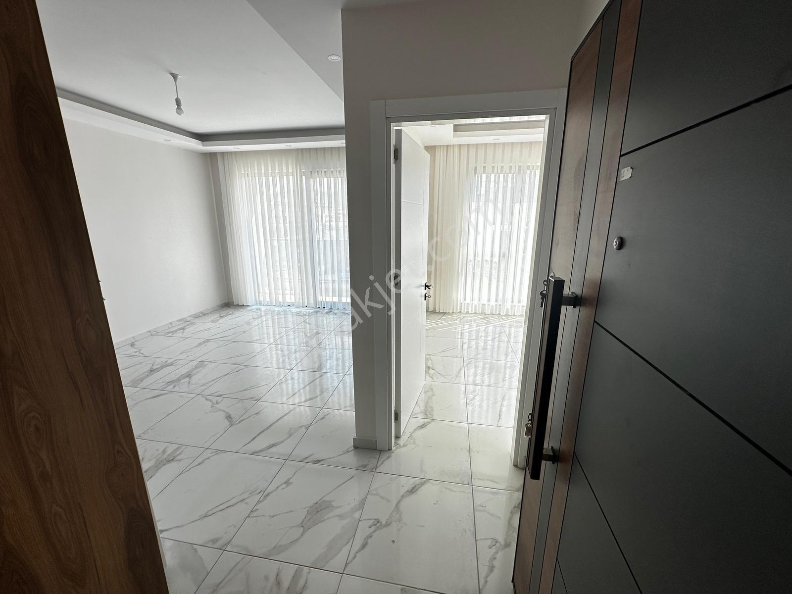 Familypark'ta Beyaz Eşyalı Havuz Manzaralı 1+1 Daire - Görsel 14