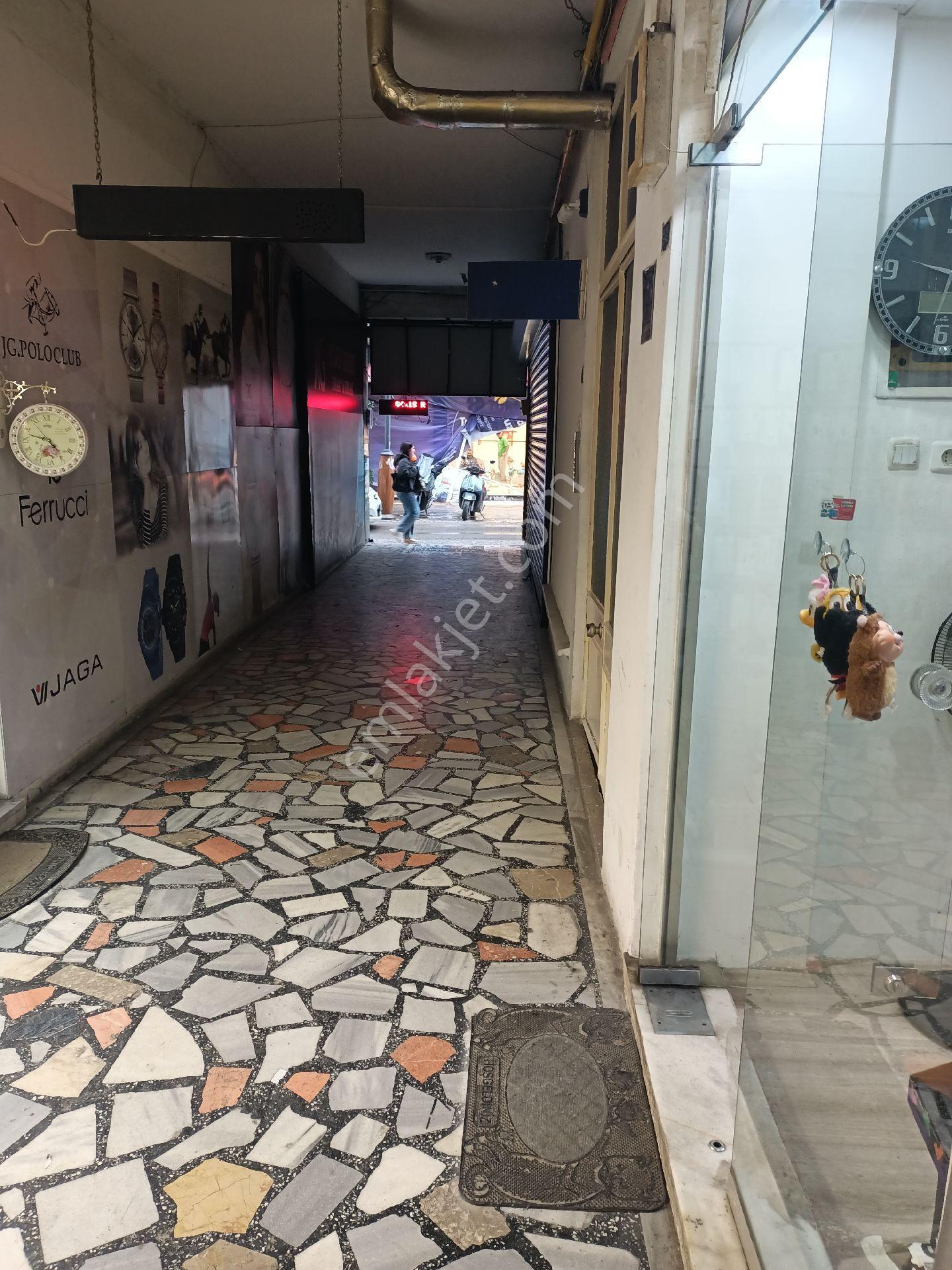 Sakarya Caddesinde Pasaj İçi - Görsel 4