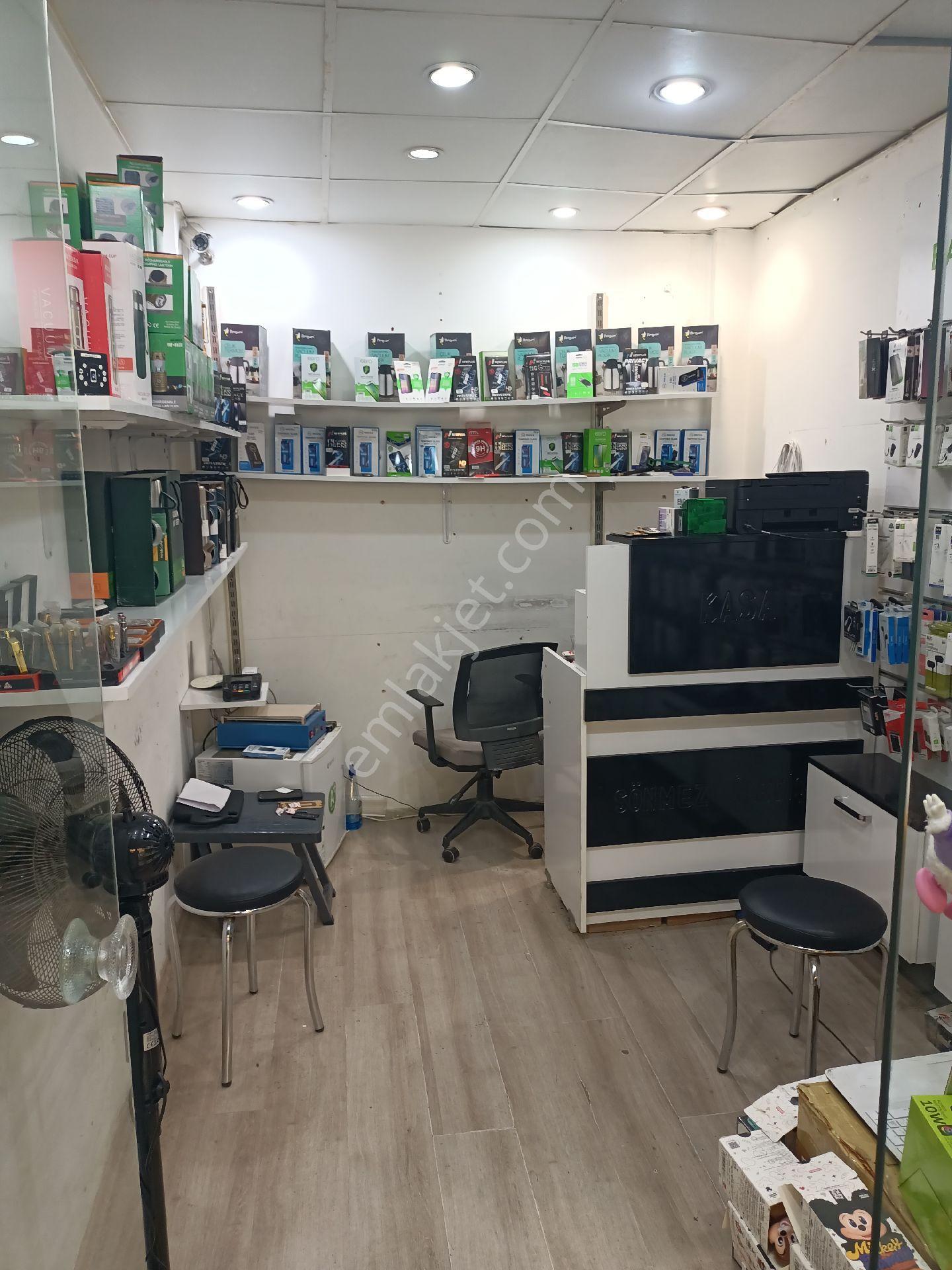 Sakarya Caddesinde Pasaj İçi