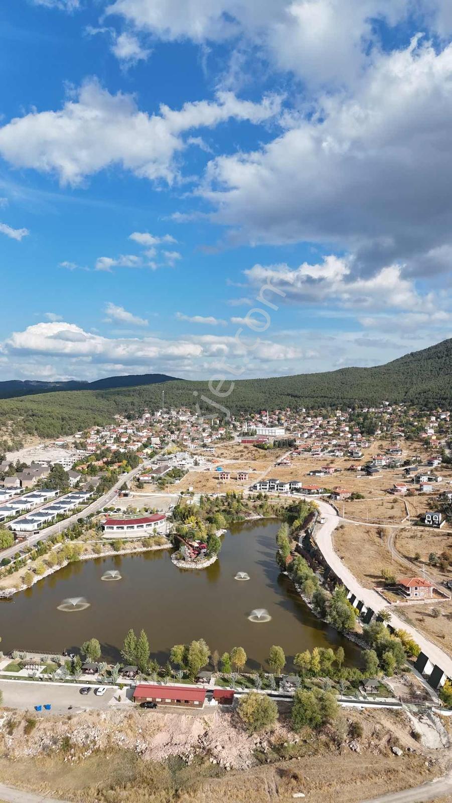 Çamlıdere Yayla'da Göl Manzaralı Önü Açık 400m2 Fırsat Arsa - Görsel 7