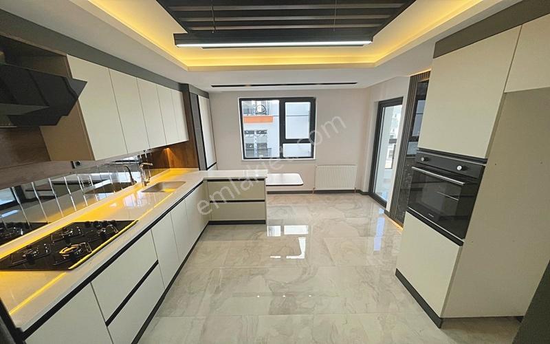Yenikent Emlak'tan Ada Mutfaklı Satılık 3+1 Köşe Başı Daire - Görsel 18