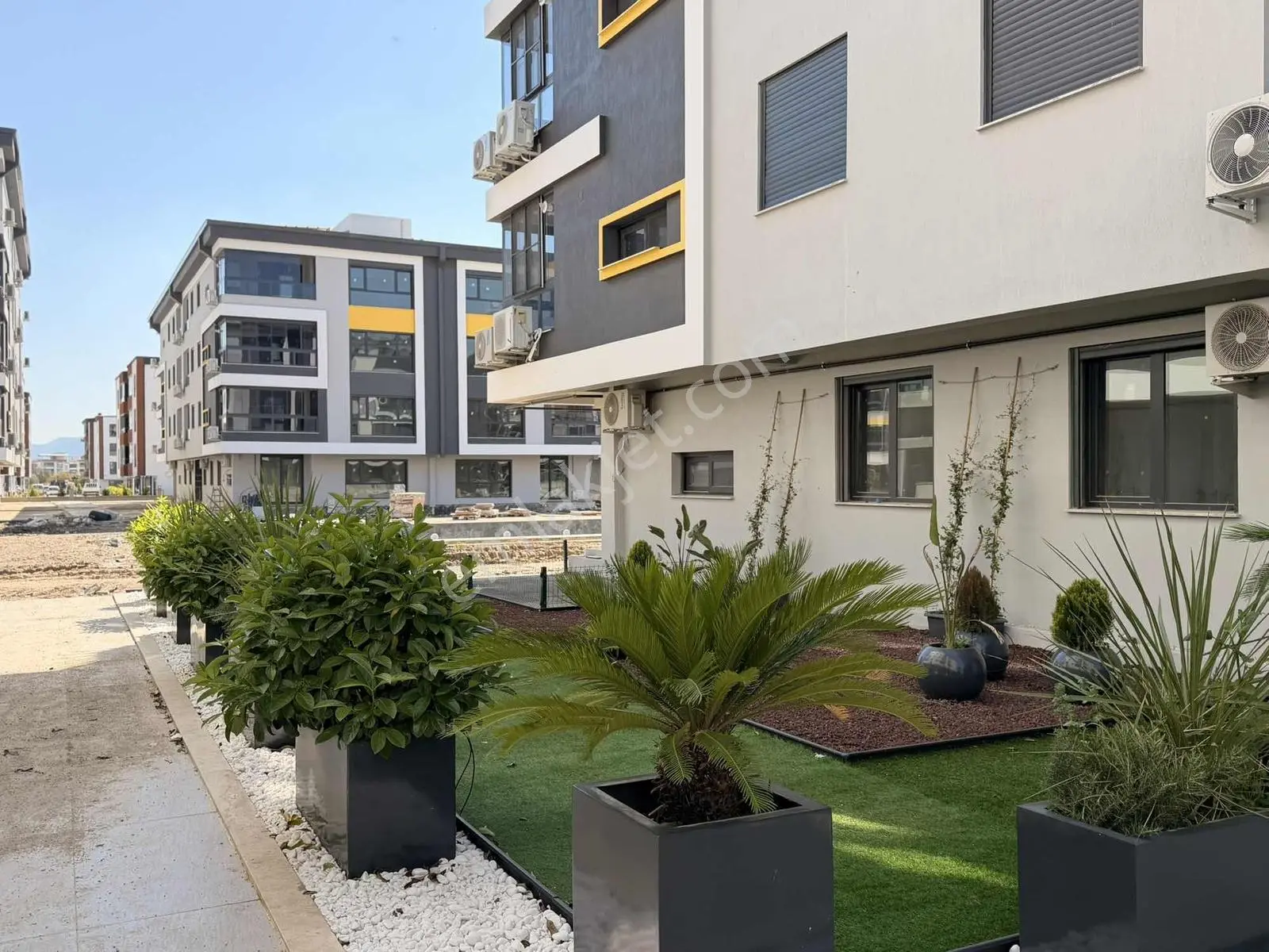 Uygan'dan Muratbey Mah. 3+1 135m² Havuzlu Ultra Lüx Bahçeli