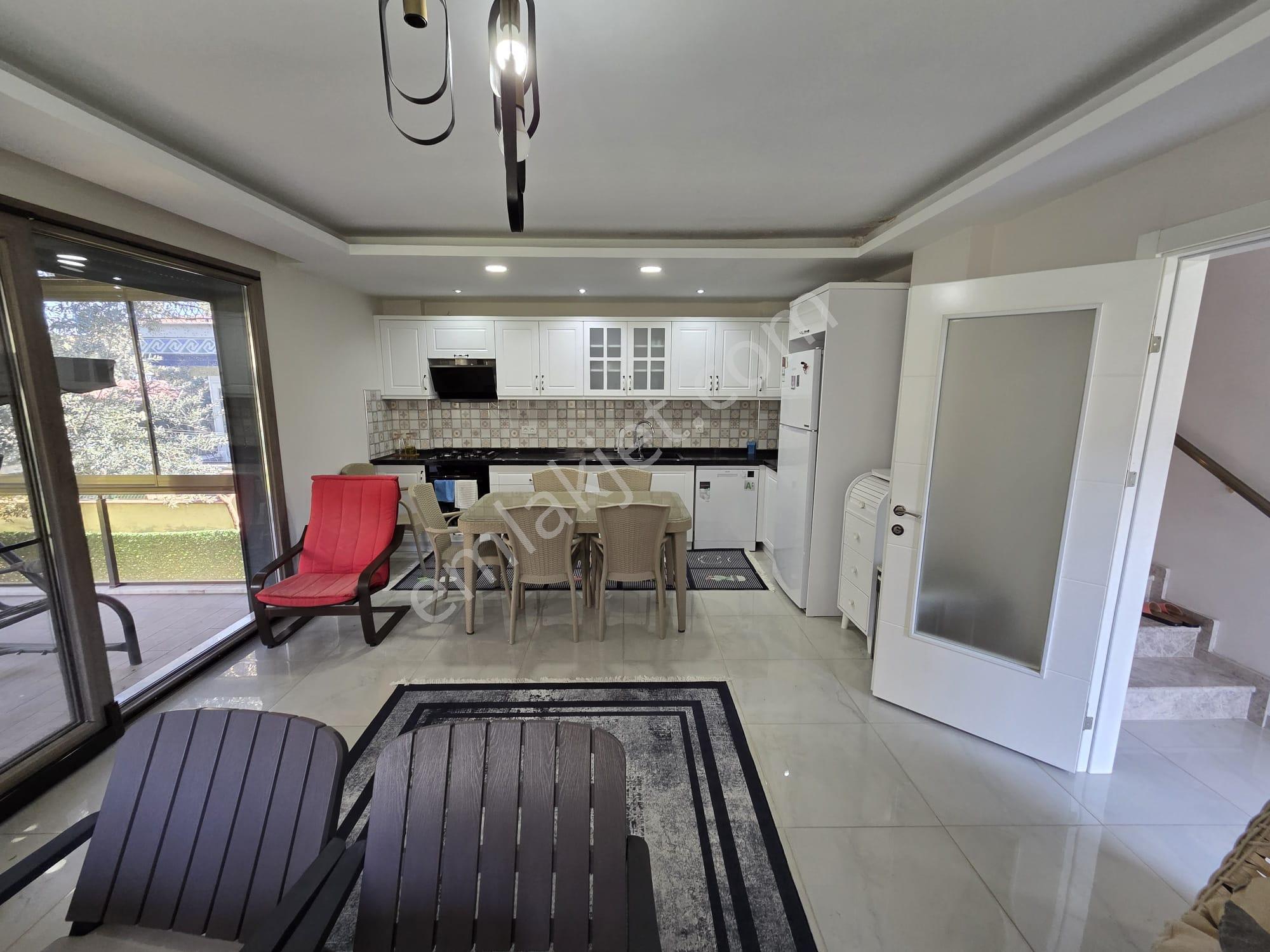 İlkbahar Dan Altınoluk Merkezde 3+1 Geniş Bahçeli Garajlı Villa - Görsel 25