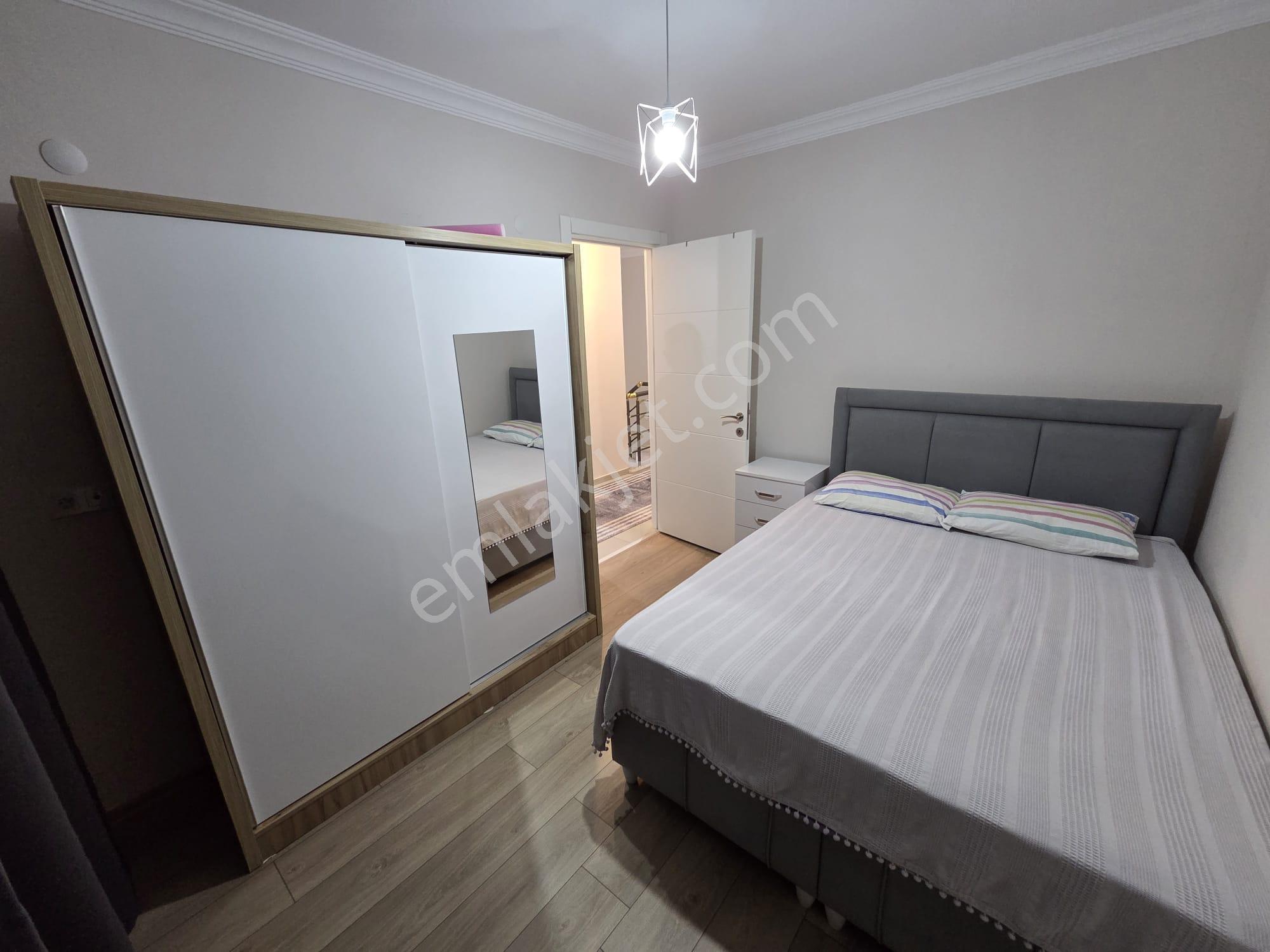İlkbahar Dan Altınoluk Merkezde 3+1 Geniş Bahçeli Garajlı Villa - Görsel 14