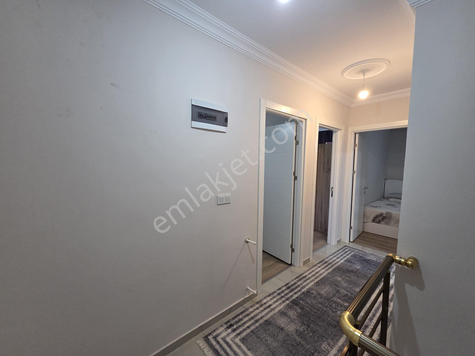 İlkbahar Dan Altınoluk Merkezde 3+1 Geniş Bahçeli Garajlı Villa - Görsel 21