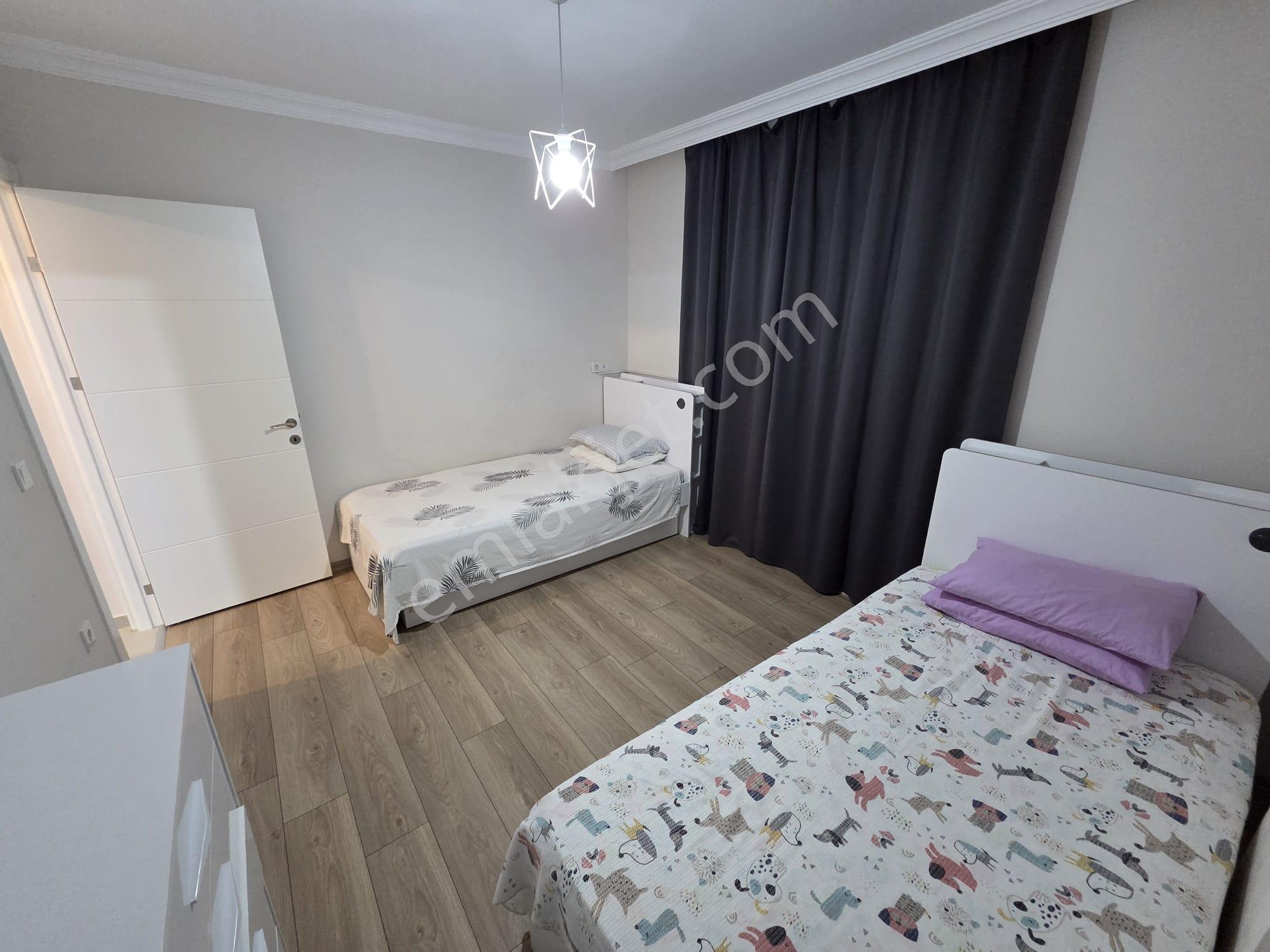 İlkbahar Dan Altınoluk Merkezde 3+1 Geniş Bahçeli Garajlı Villa - Görsel 16