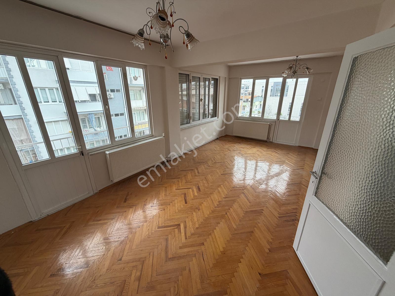 Cumhuriyet Mahallesinde Kiralık 3+1 Doğalgazlı Daire - Görsel 12