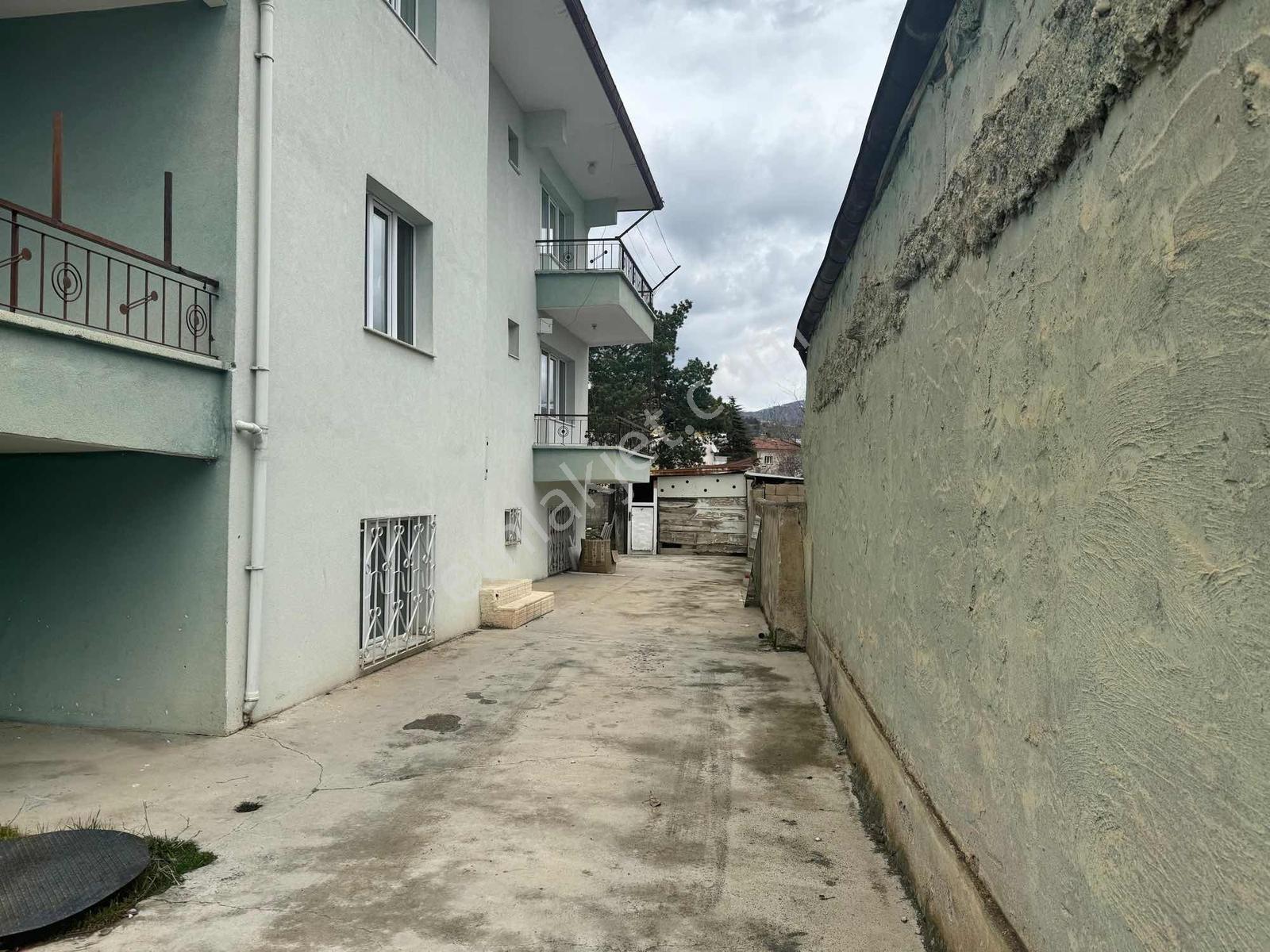 Remax Dem'den Yeni Mahallede 627 M² 3 Kat İmarlı Arsa - Görsel 6